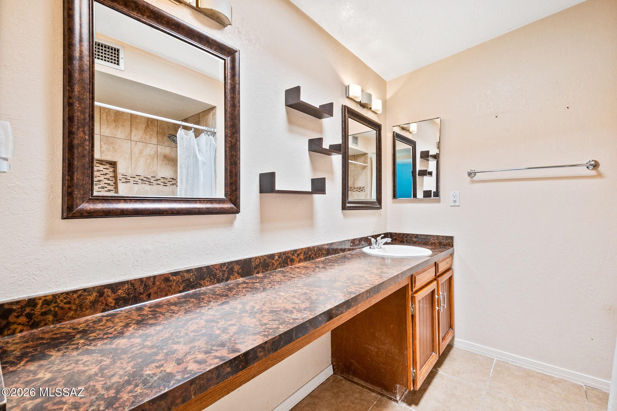 Casas Adobes Estates (619-649) - Residential