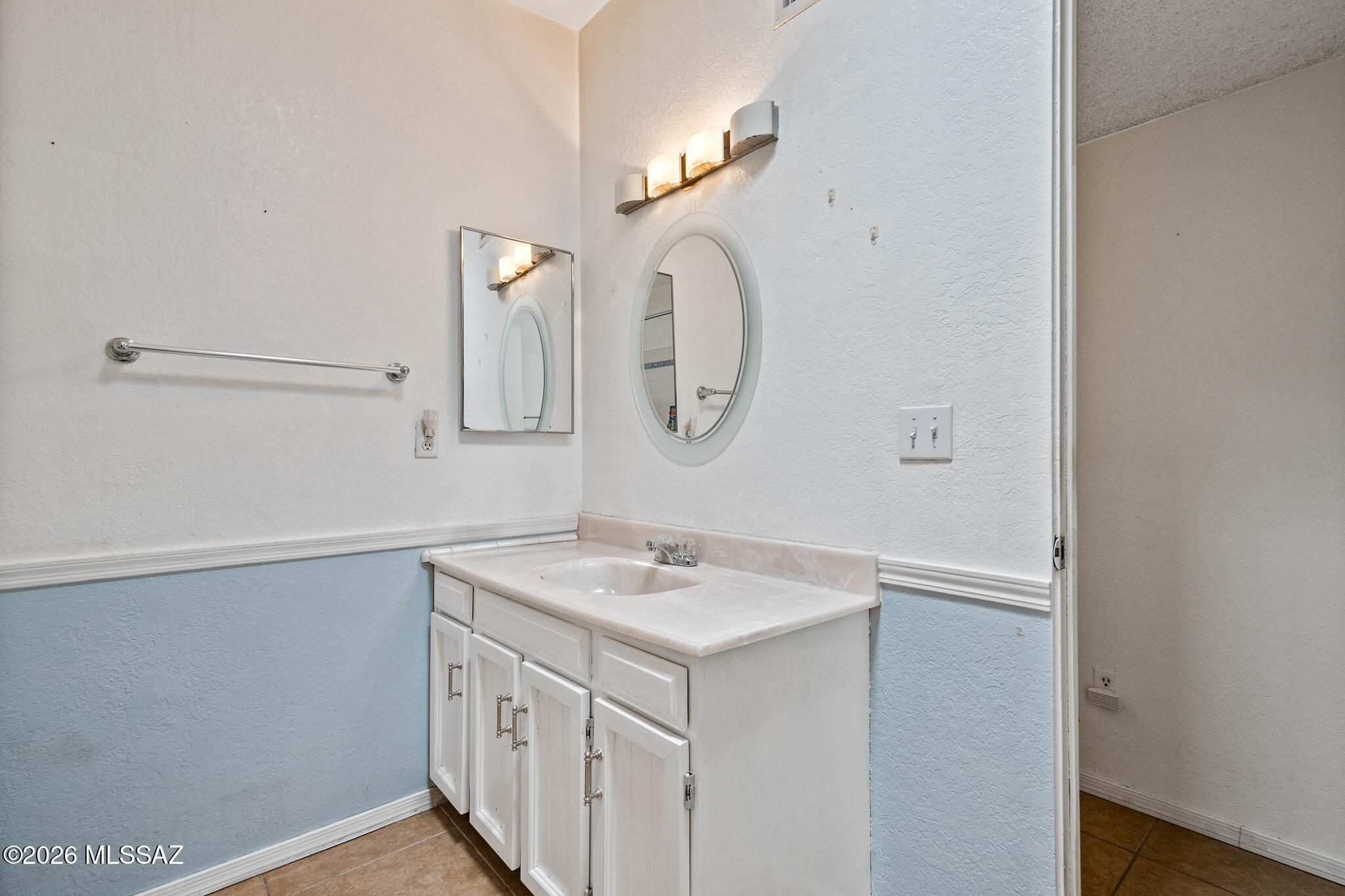 Casas Adobes Estates (619-649) - Residential