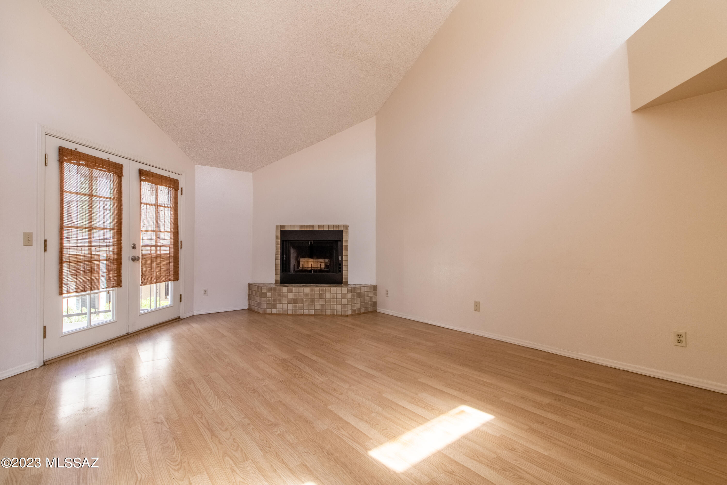 Beautiful 2 bedroom 2 bath condo in the popular Northern Tucson community of Twelve Hundred River Road. This spacious property features high vaulted ceilings, with a light and bright ambiance. It has an open floor plan with split bedrooms, romantic wood burning fireplace. Recently remodeled, and freshly painted. New AC unit, new dishwasher Washer/dryer included. Convenient location close to UA, Banner Medical Center, farmer's markets, food, shopping ,entertainment, and Tucson's LOOP used for cycling, running, and walking. There is a resort style pool area with hot tub, exercise facility and recreation center. Water, sewer, and trash included, Covered parking space is also included.