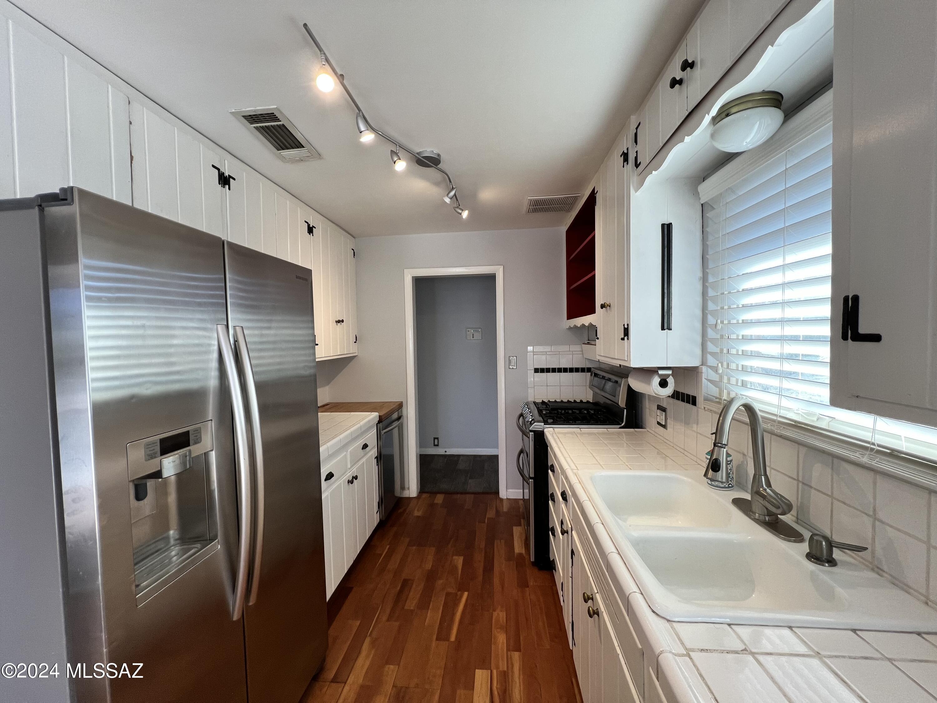 Highland Vista - Residential Lease