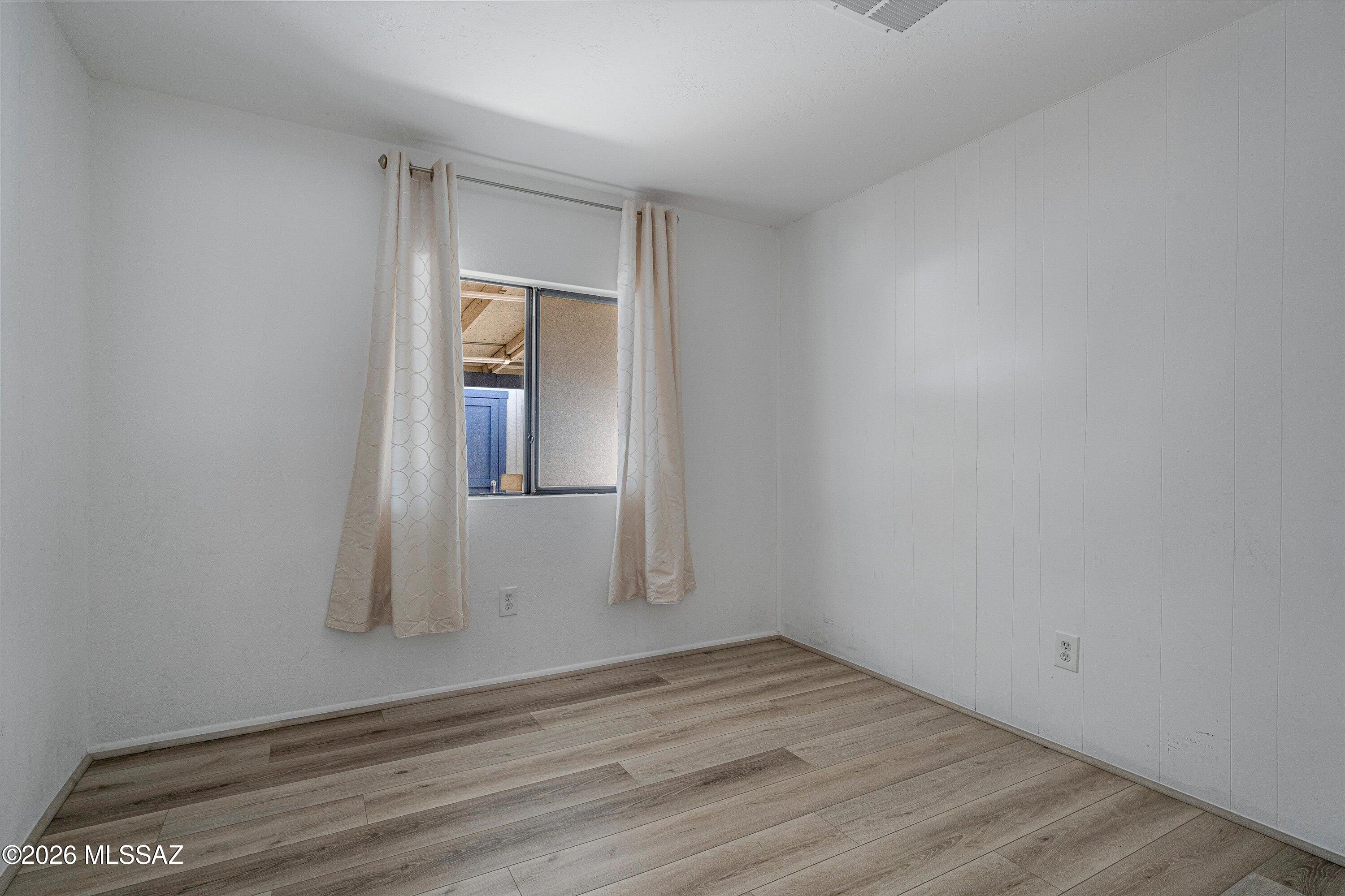 Ramona Vista (1-28) - Residential