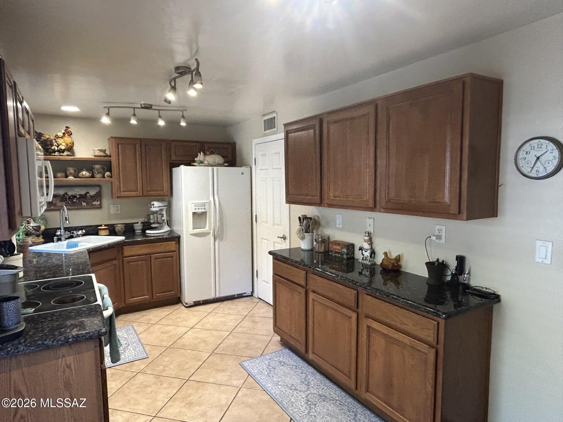 Villa Venice Condos - Residential