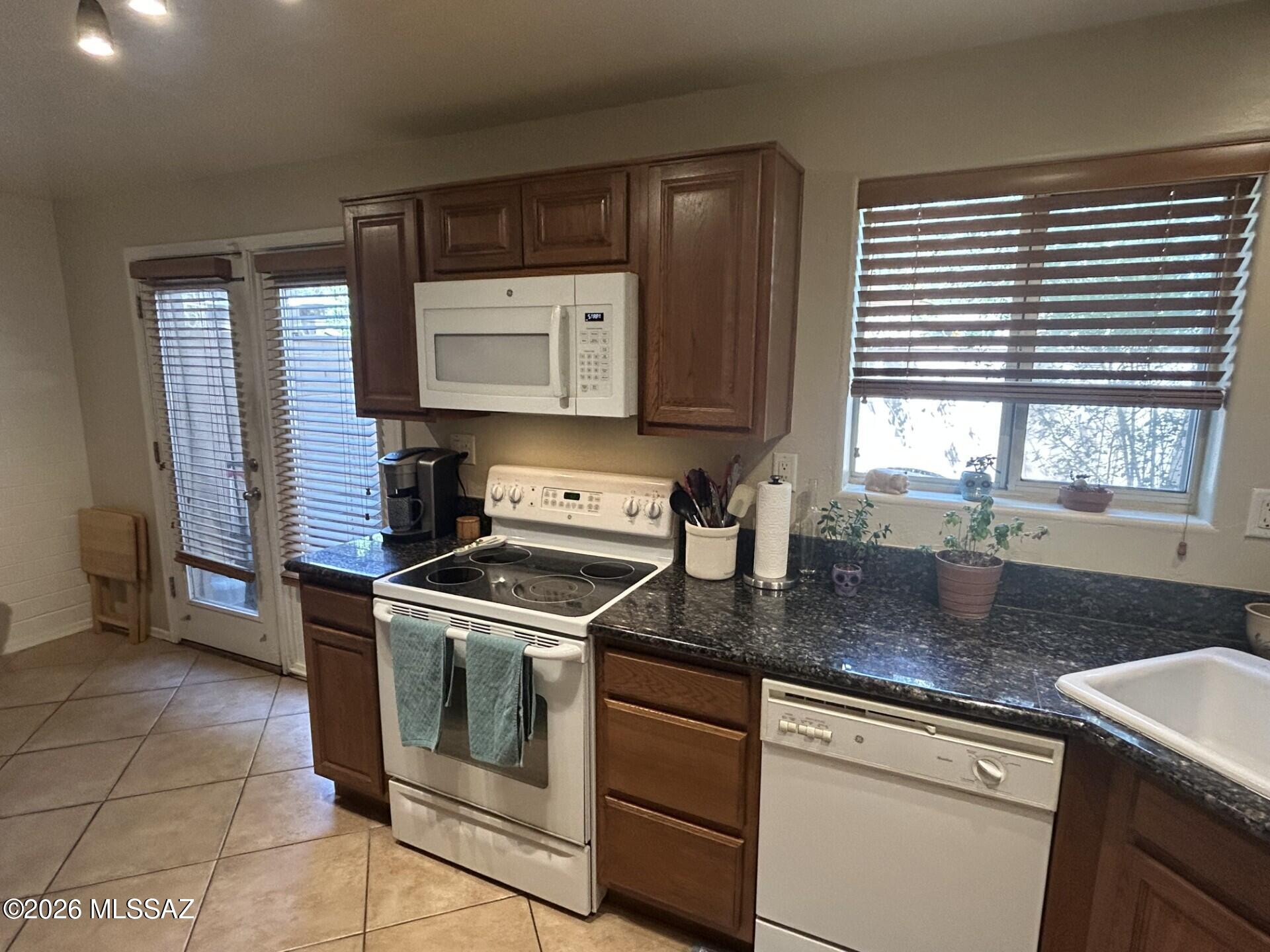 Villa Venice Condos - Residential