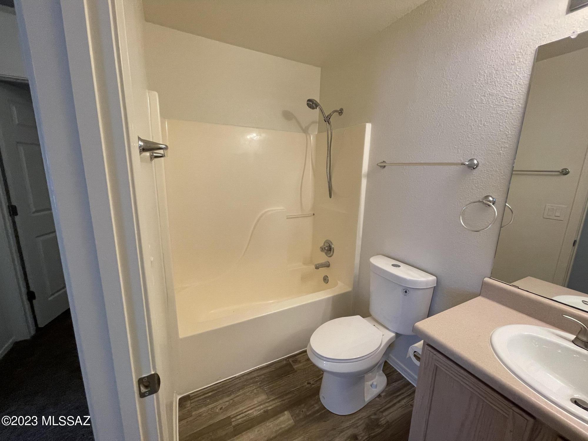 Rincon Aviador (1-120) - Residential Lease