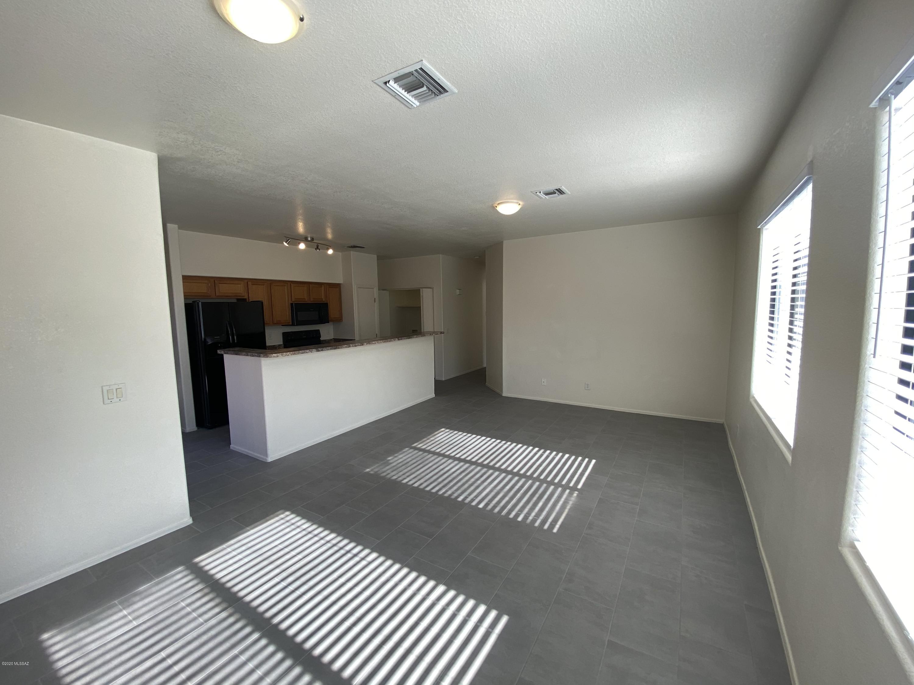 Mountain View Condos. (1-76) - Residential Lease
