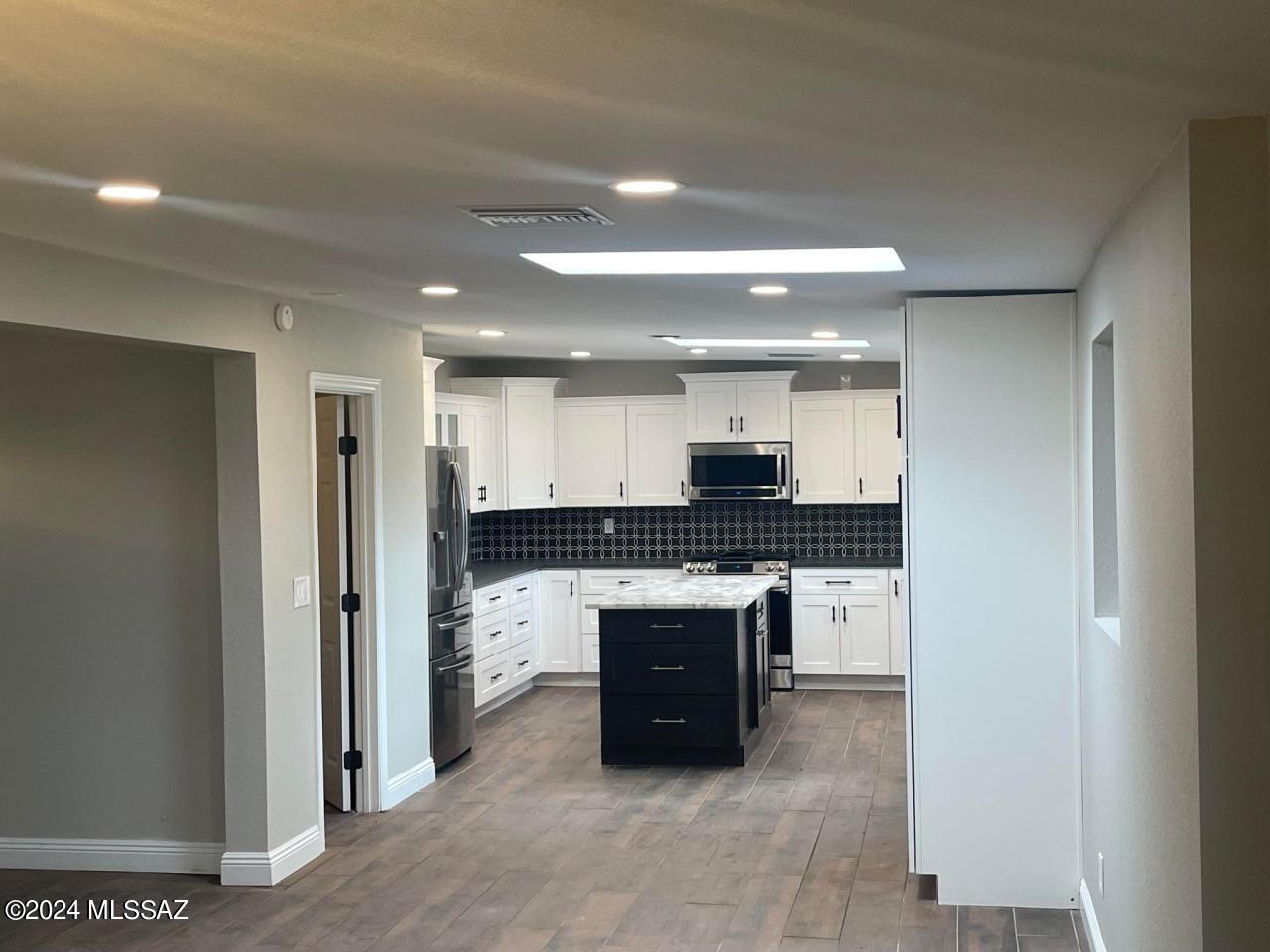 Valley View East NO. 5 (1-344) - Residential Lease