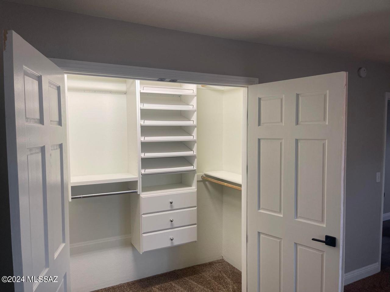 Valley View East NO. 5 (1-344) - Residential Lease