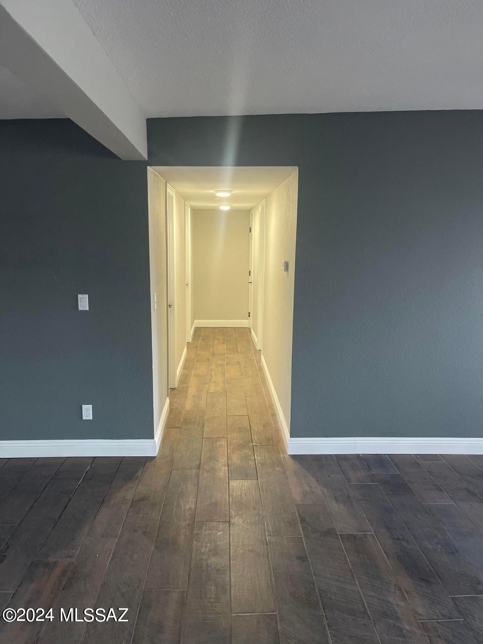 Valley View East NO. 5 (1-344) - Residential Lease