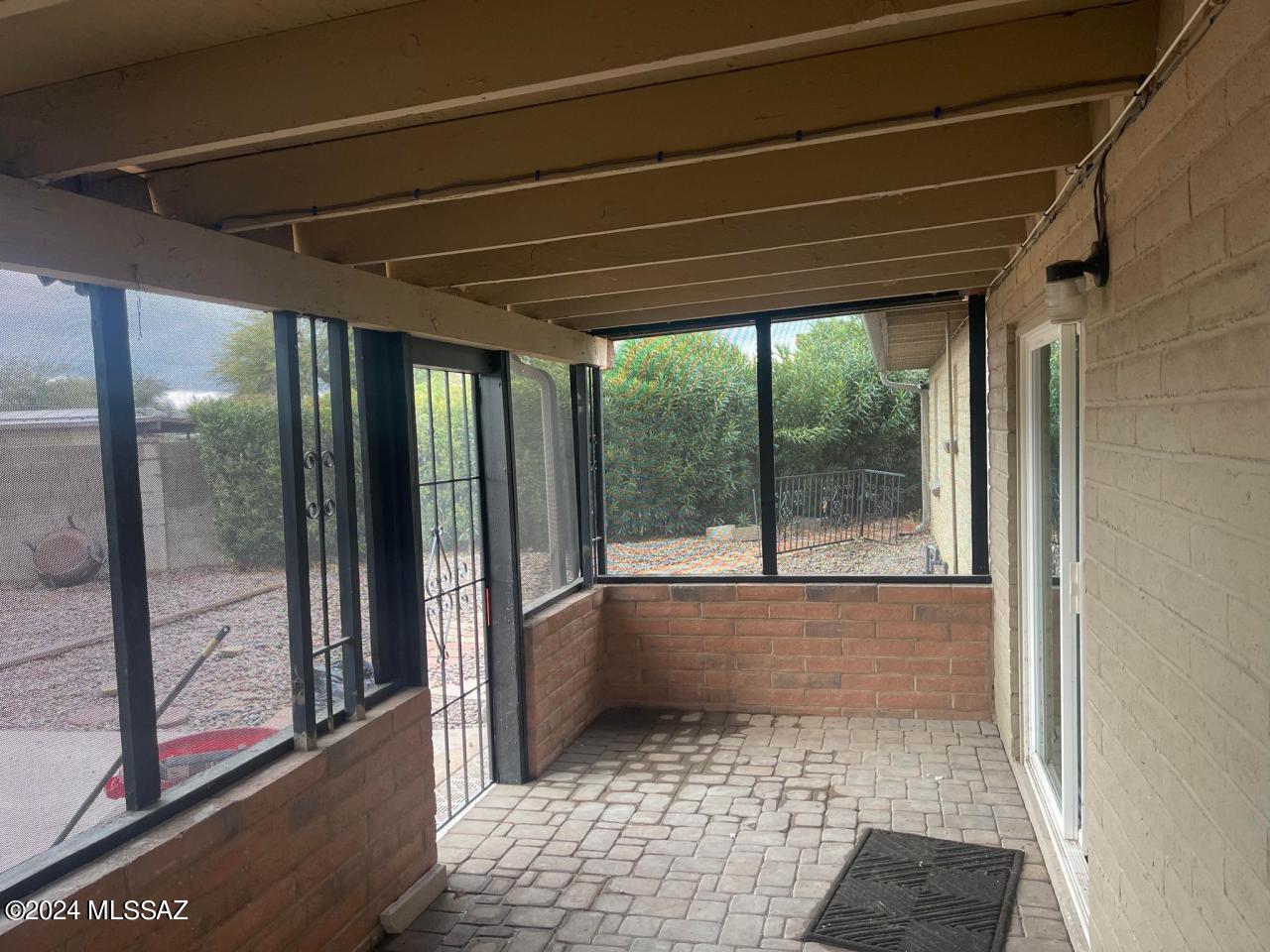 Valley View East NO. 5 (1-344) - Residential Lease