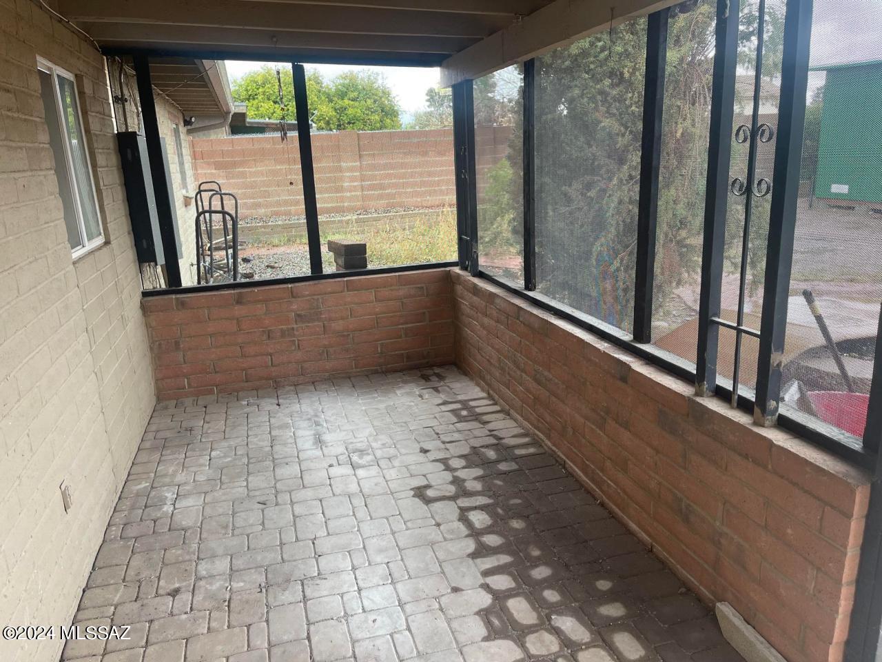 Valley View East NO. 5 (1-344) - Residential Lease