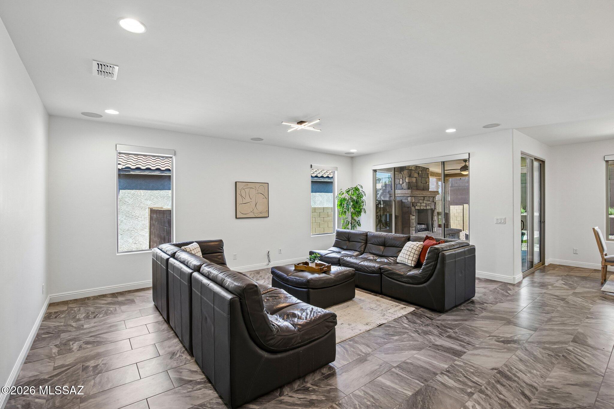 Del Webb At Dove Mountain SQ20131930189 - Residential