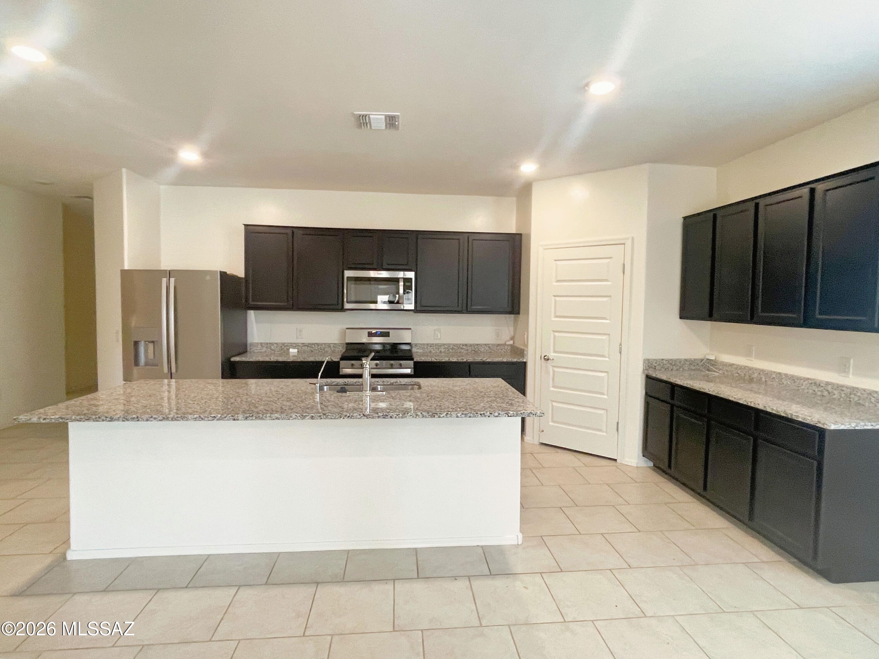 Saguaro Bloom Block 2 - Residential Lease