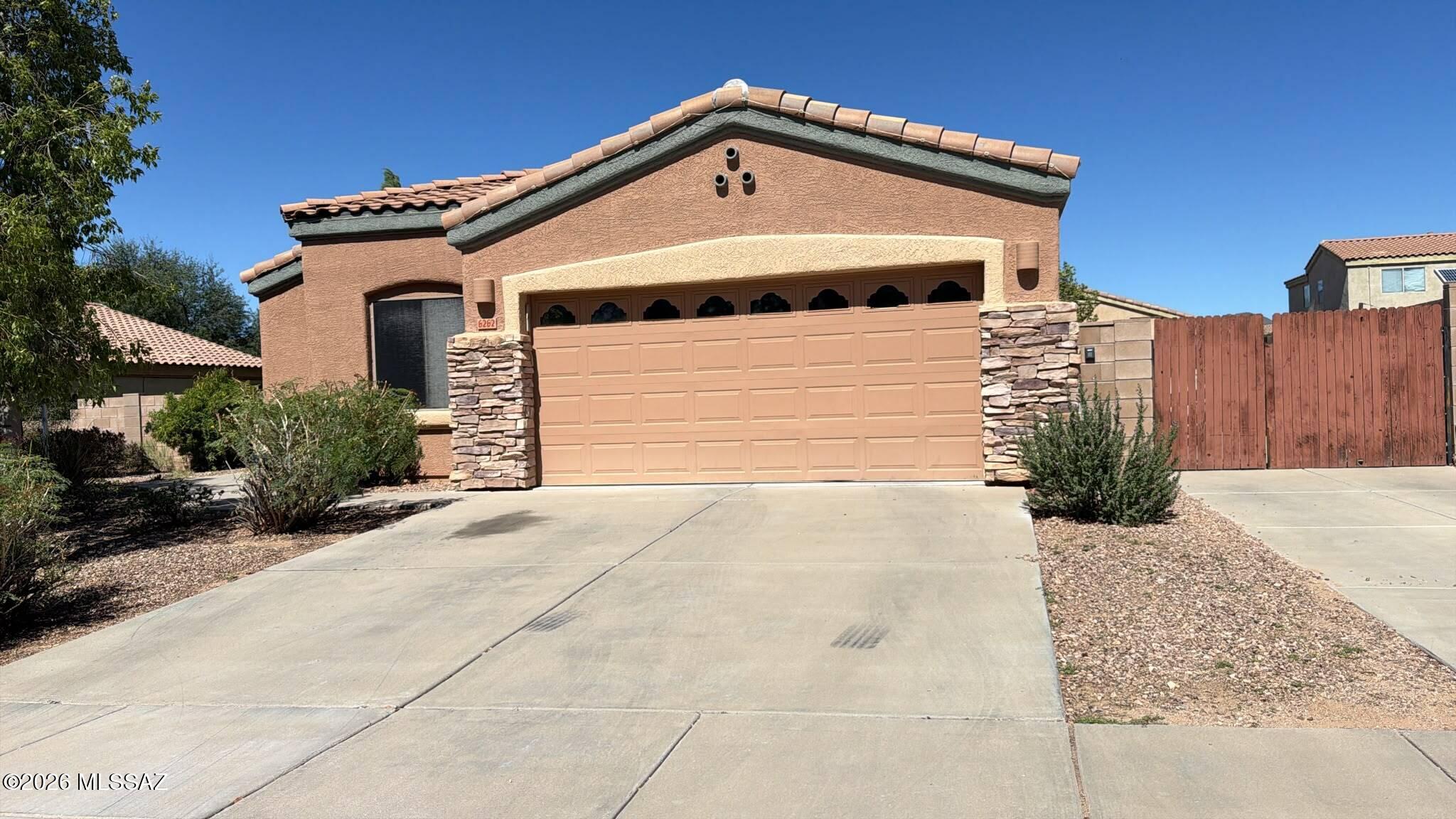 Gorgeous Southwest side home offers spacious and tastefully upgraded 4 bedrooms, 2 bath. 2 car garage, living room, dining room and breakfast area. 
Open kitchen with matching stainless steel appliances,
Plethora of cabinets/countertops space and pantry.
Escape to your private backyard oasis, where the softness of real grass beneath you feel invite you to'
unwind and have fun.
Located in a quiet neighborhood, near schools, parks
shopping center and I-10 freeway.