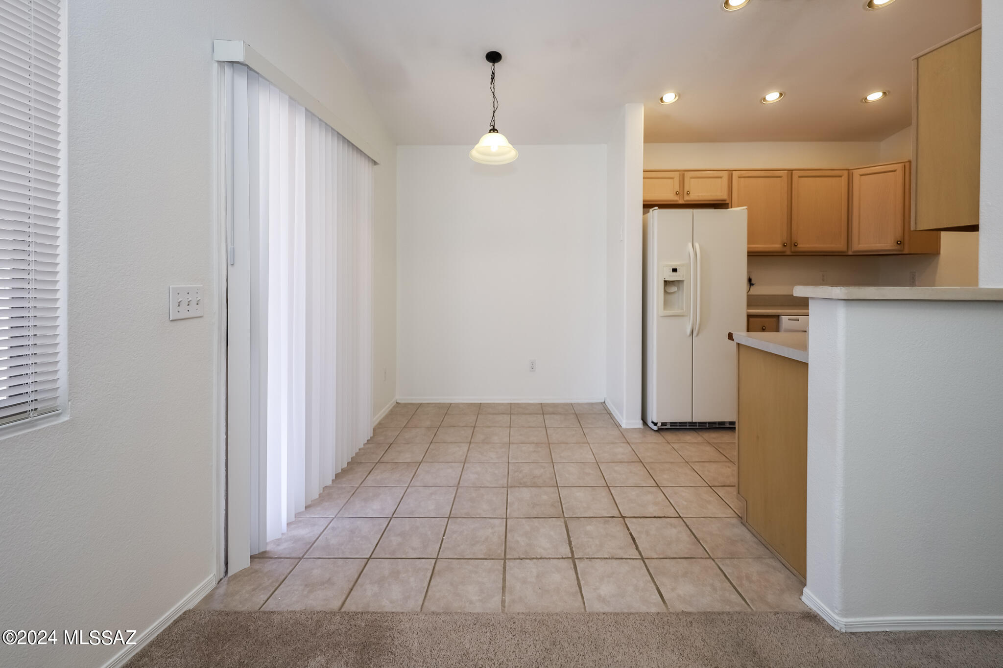 Hacienda Del Oro (1-879) - Residential Lease