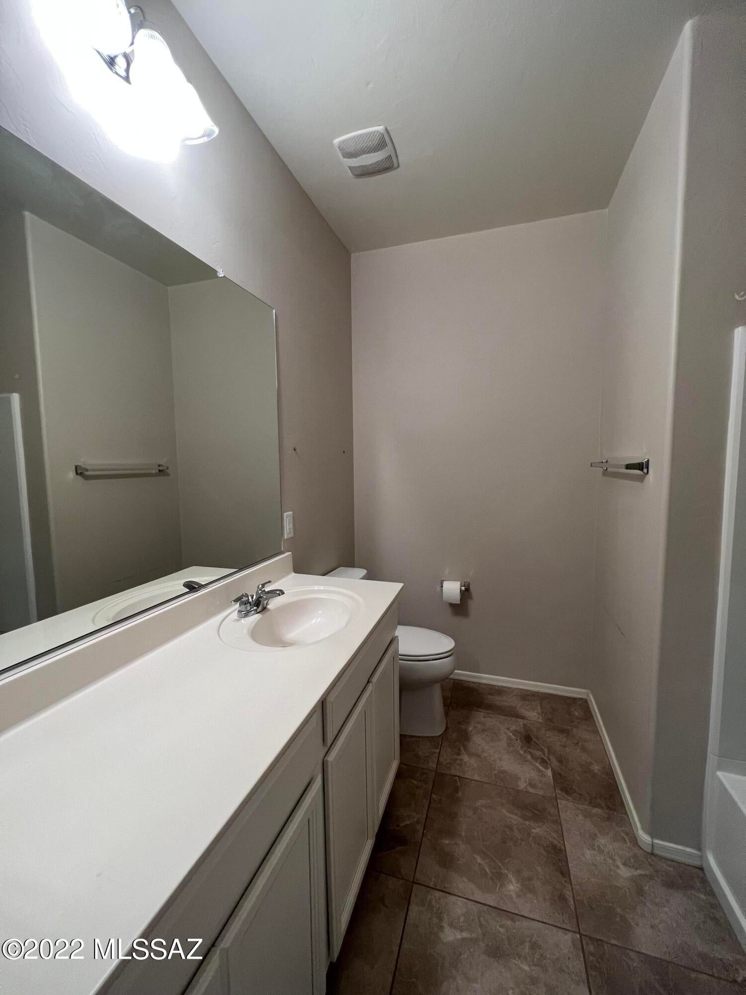 Gladden Farms BLK 13-15 - Residential Lease