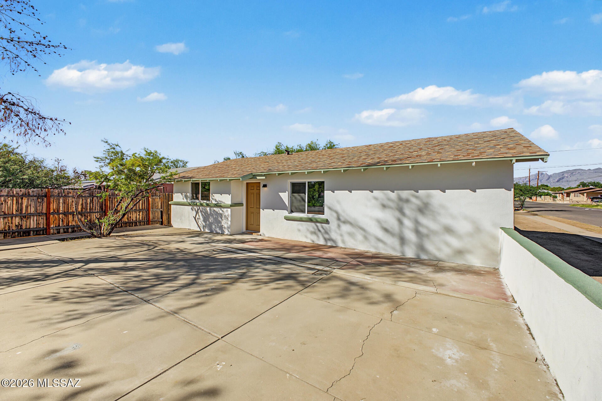 Country Club Manor - Residential