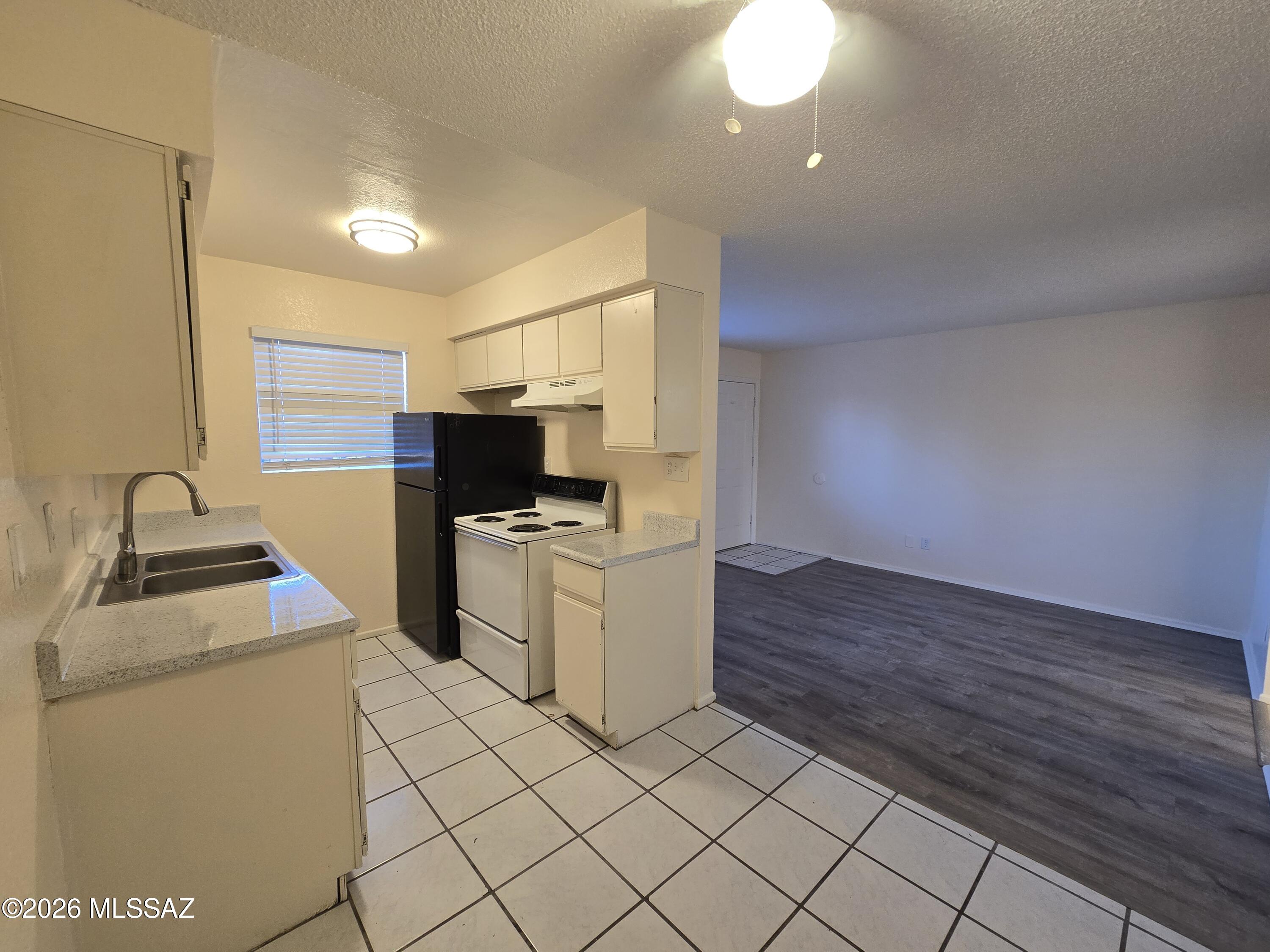 Country Club Park Annex - Residential Lease