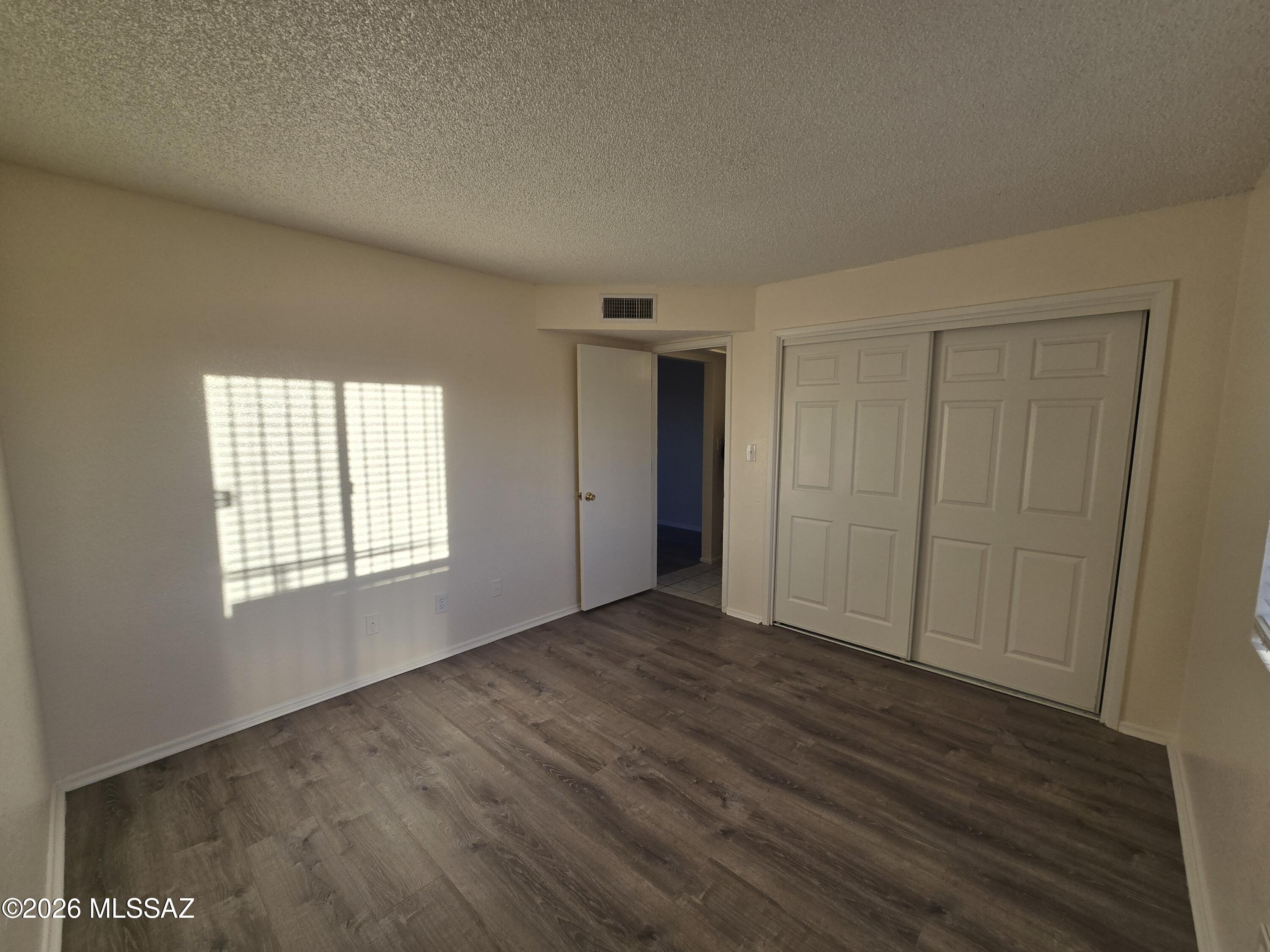Country Club Park Annex - Residential Lease