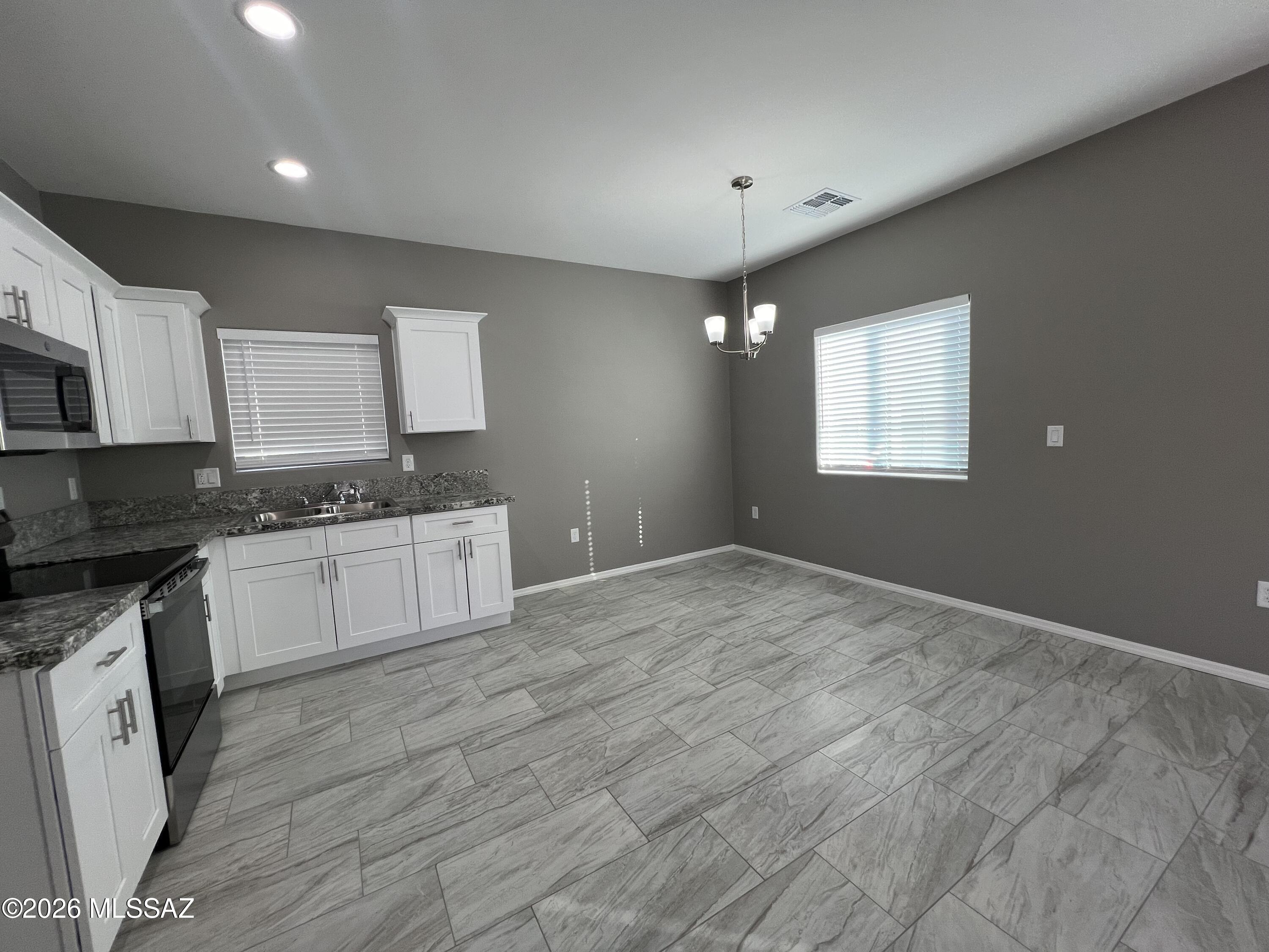 Bronx Park Addition - Residential Lease