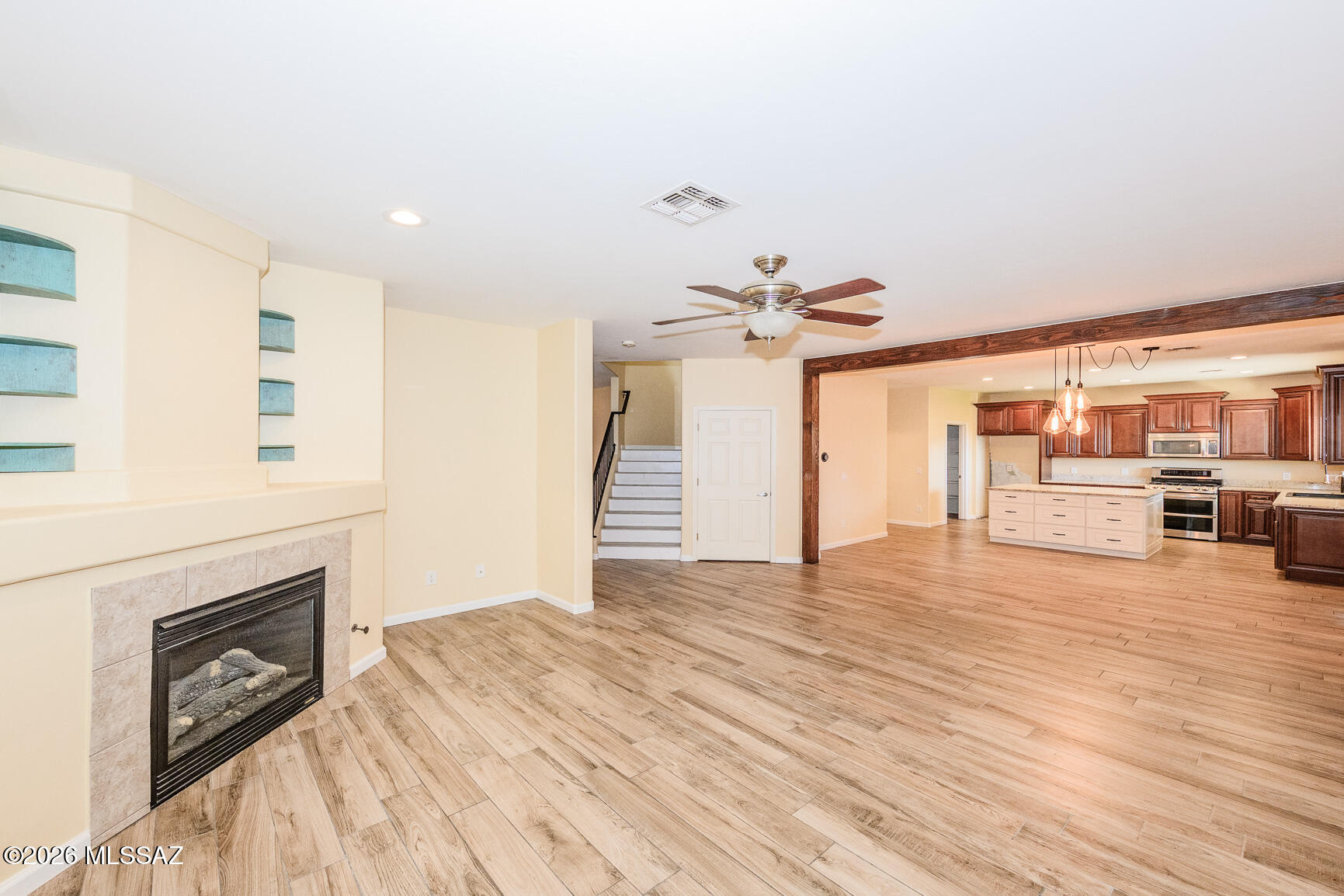 Black Horse (1-411) - Residential