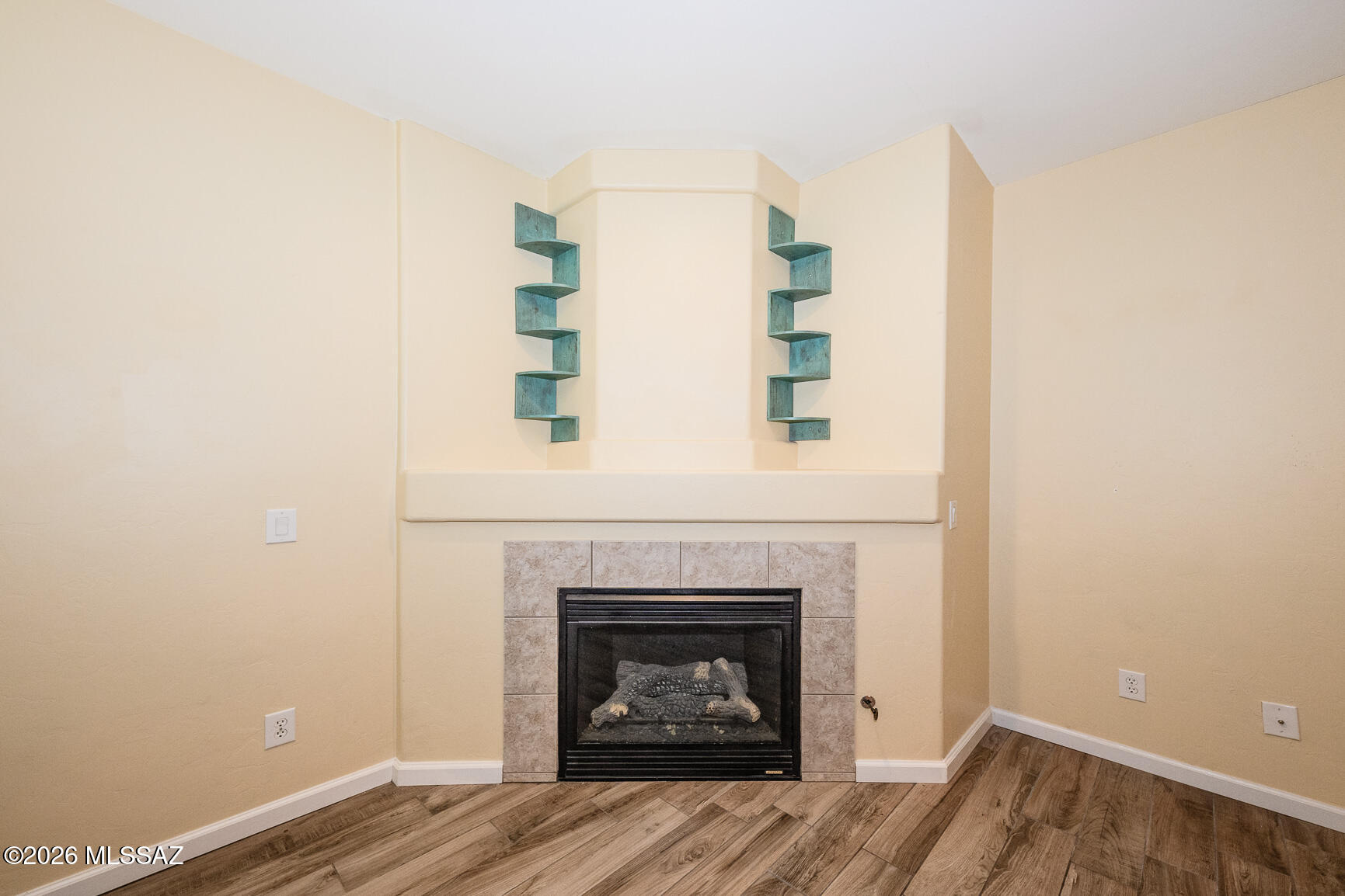 Black Horse (1-411) - Residential