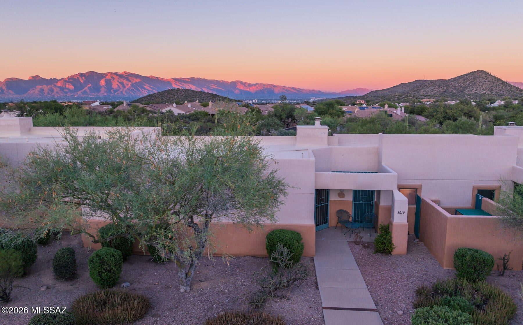 Starr Pass Golf Casitas are very popular as they offer the opportunity for private residences or investment property such as VRBO.  Fully furnished and ready to move in either for owner or guest.  The townhouse has excellent views of the Catalina Mountains! The Casitas are located in the heart of the award winning environmental master plan of Starr Pass.  Starr Pass is bordered by the Tucson Mountain Park to the West & South offering excellent hiking and biking trails and exceptional bird watching. Home of the JW Marriott & Arnold Palmer Signature Golf there are multiple opportunities through The Troon Membership to enjoy all the amenities w/in the community.  Nature at it's finest yet MINUTES away from shopping, medical, employment, I-10 UofA and the International Airport.