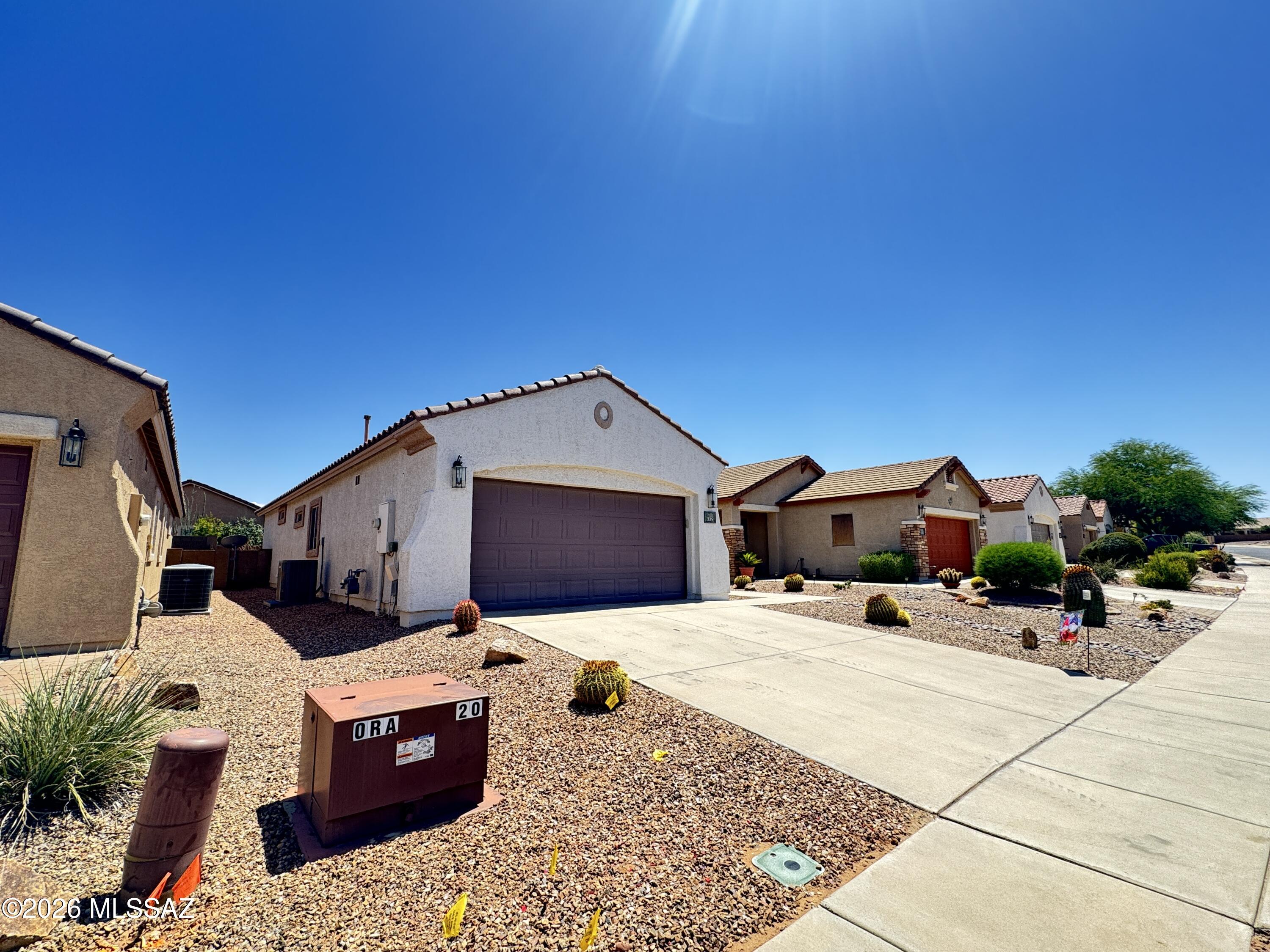 Well maintained 2b, 2ba home in Del Webb 55+ Active Adult Community w/ open floor plan. Kitchen w/ Corian counters and appliances incl washer and dryer. Spacious primary bedroom with bay windows, large closet and dual sinks in bath. Low care back yard with covered patio. Community has a clubhouse, fitness facility, pool and other activities.