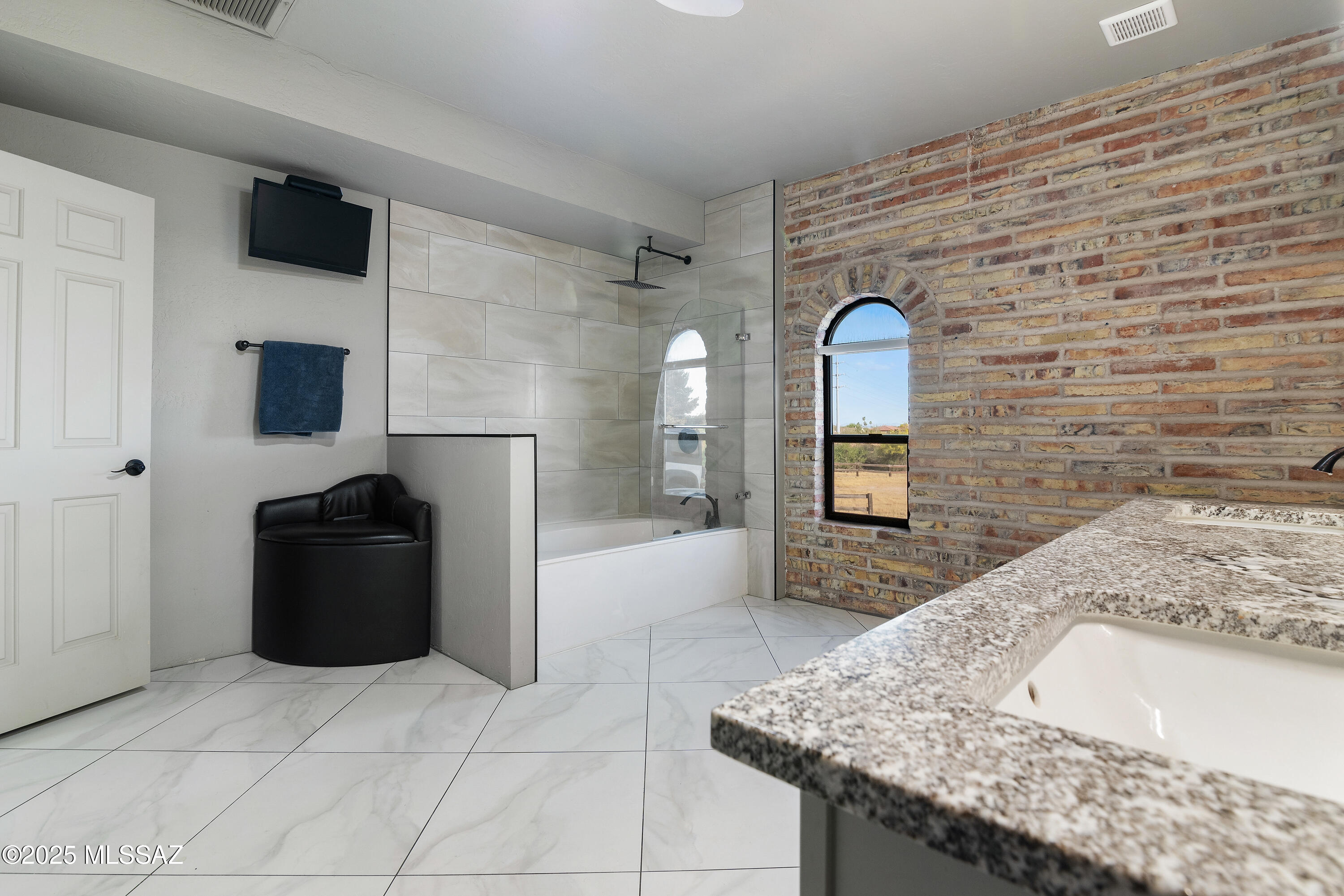 Unsubdivided - Residential Lease