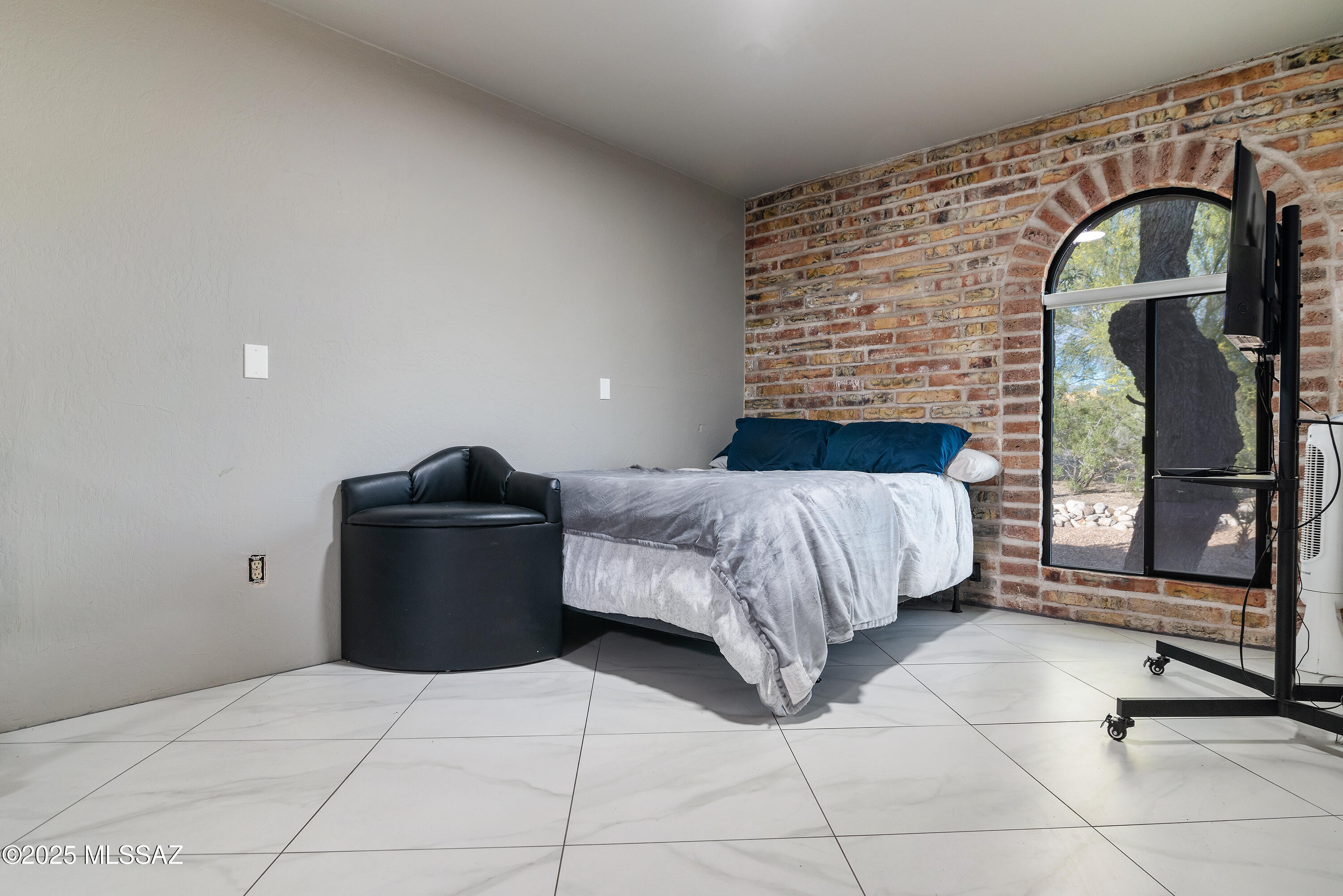 Unsubdivided - Residential Lease