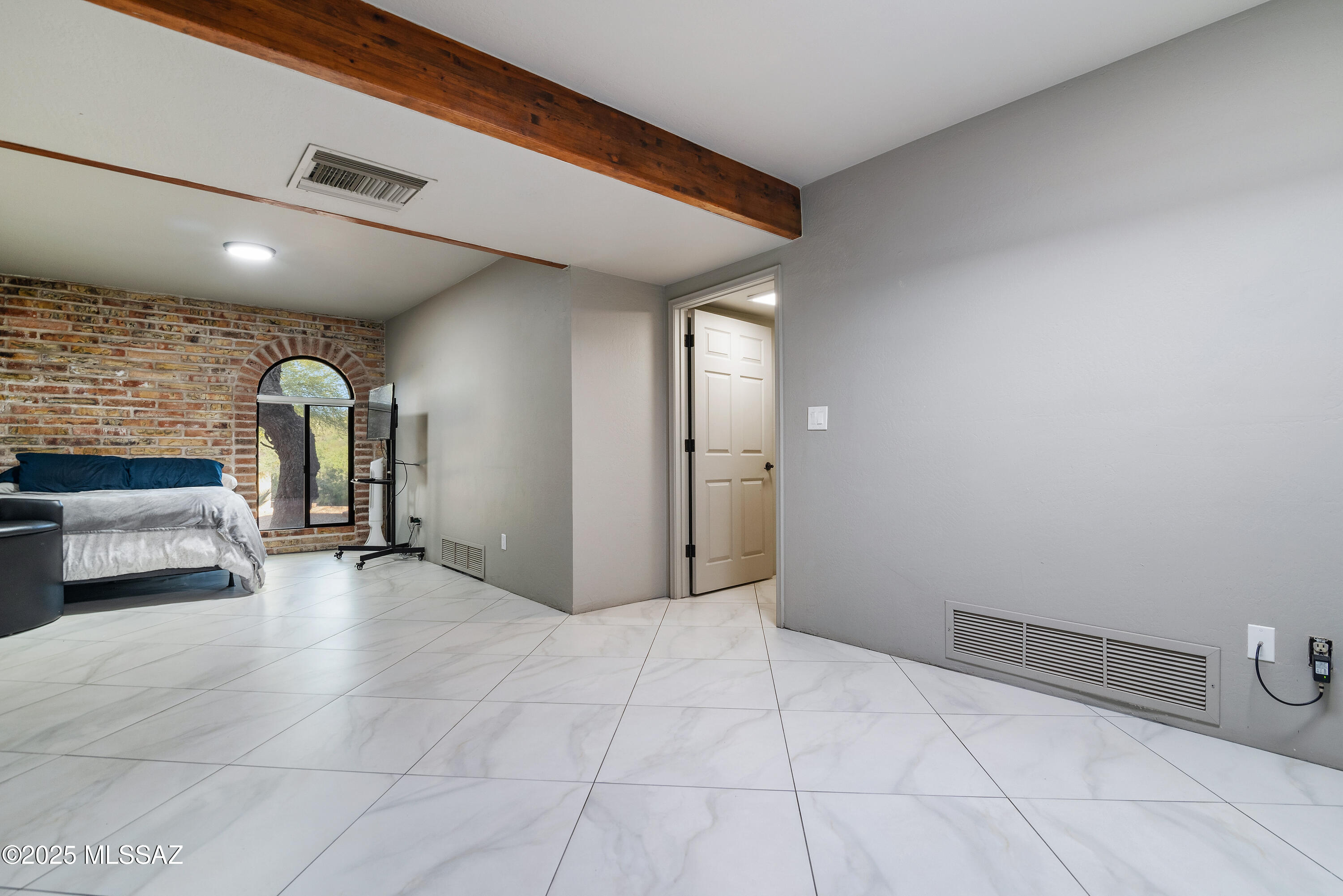 Unsubdivided - Residential Lease