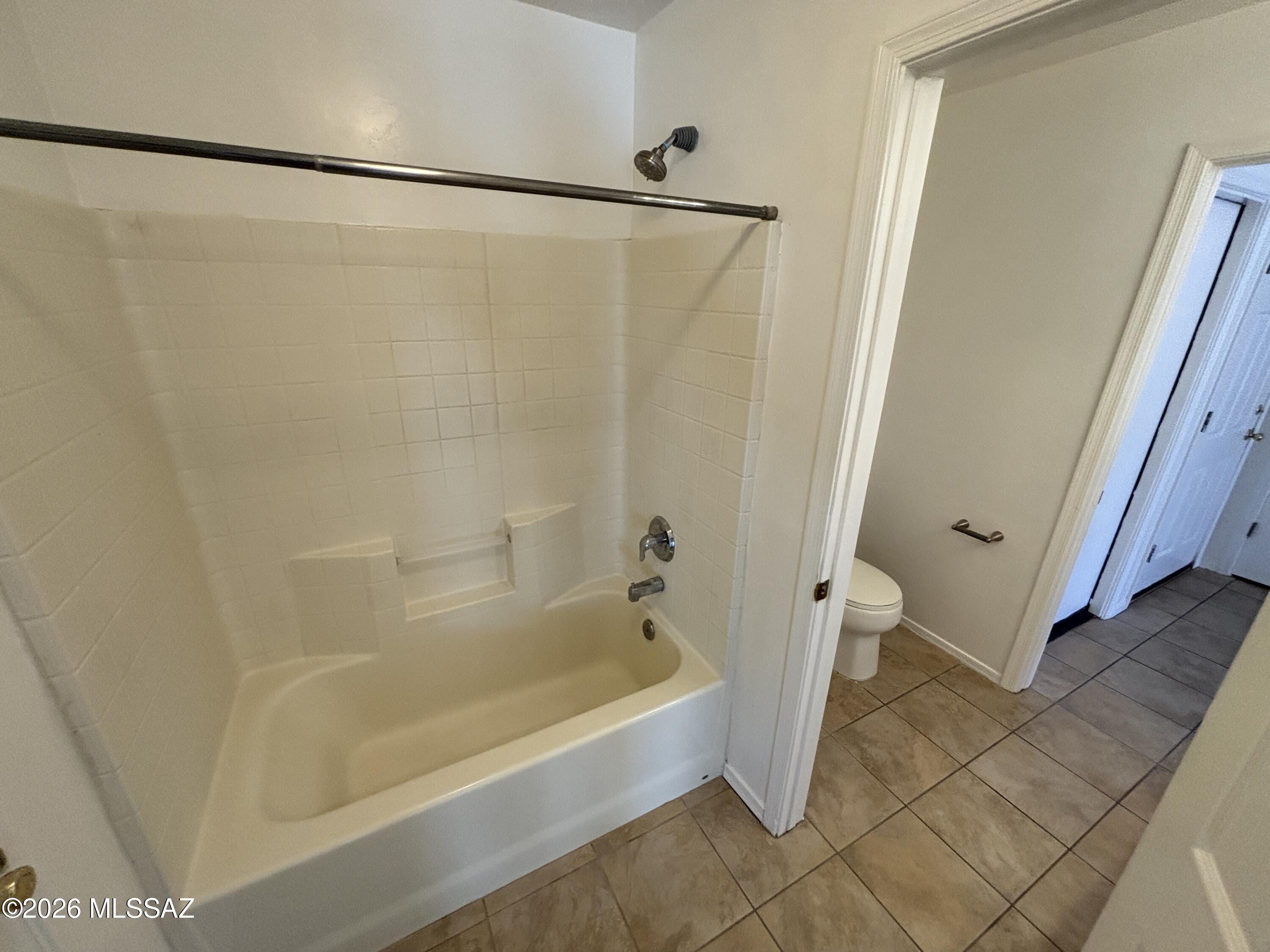 Los Arroyos Del Este Resub - Residential Lease