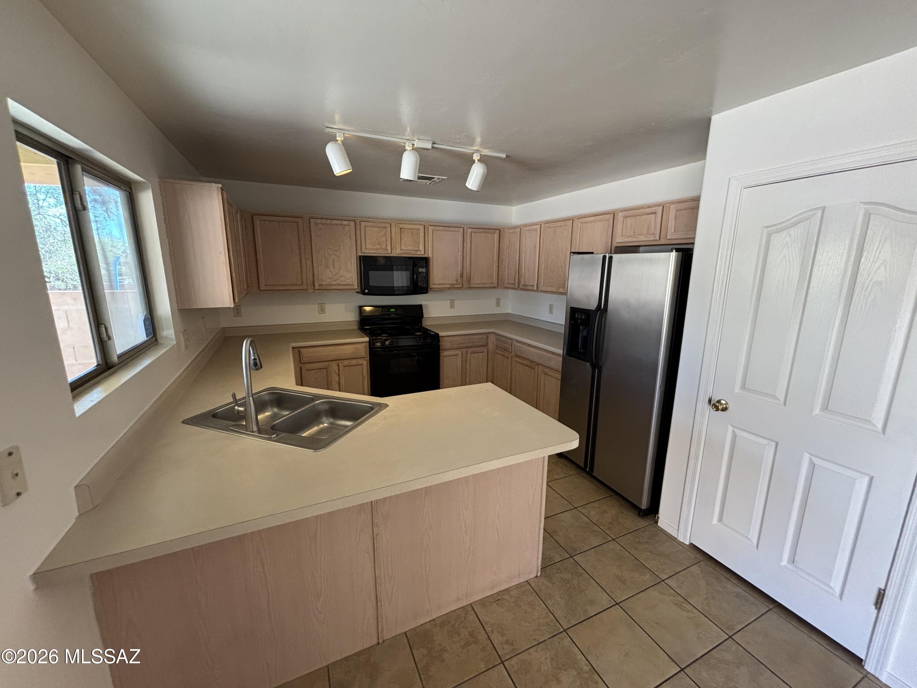 Los Arroyos Del Este Resub - Residential Lease