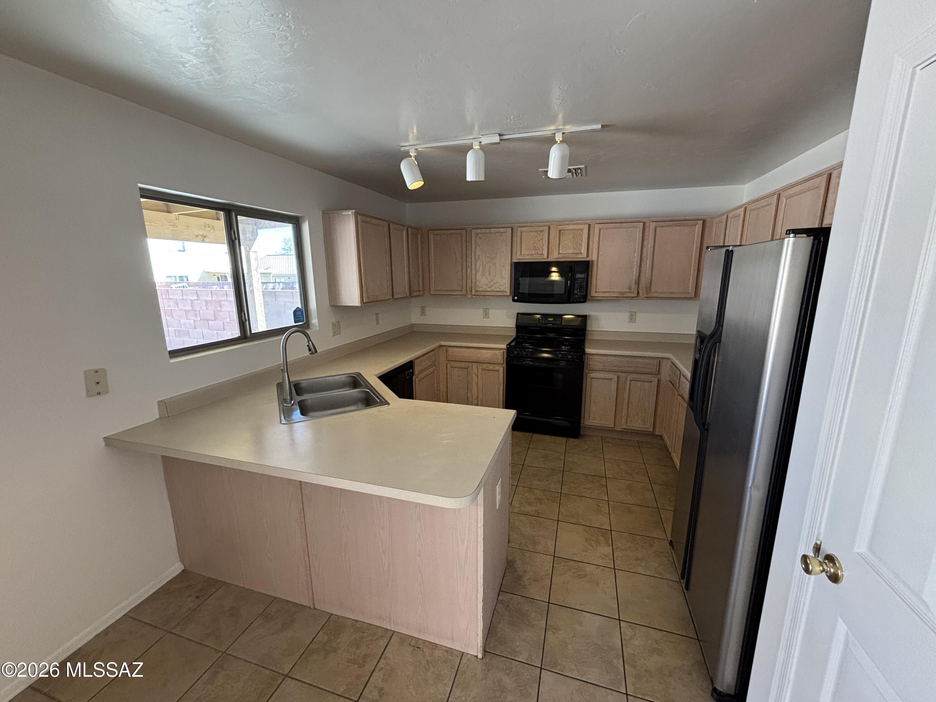 Los Arroyos Del Este Resub - Residential Lease