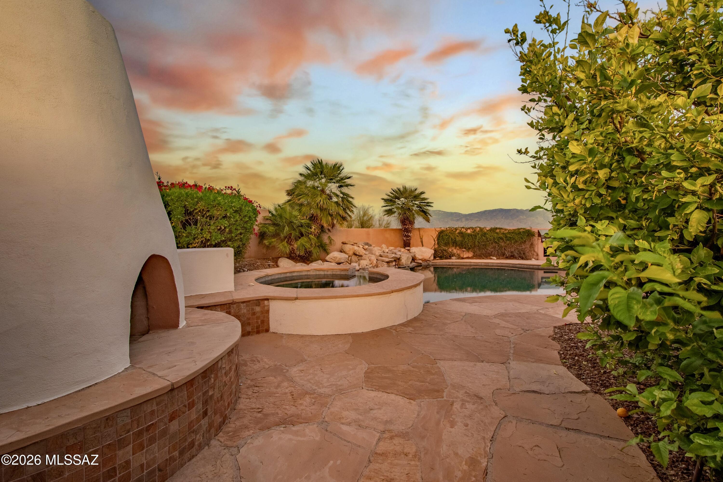 Sabino Mountain (1-290) - Residential