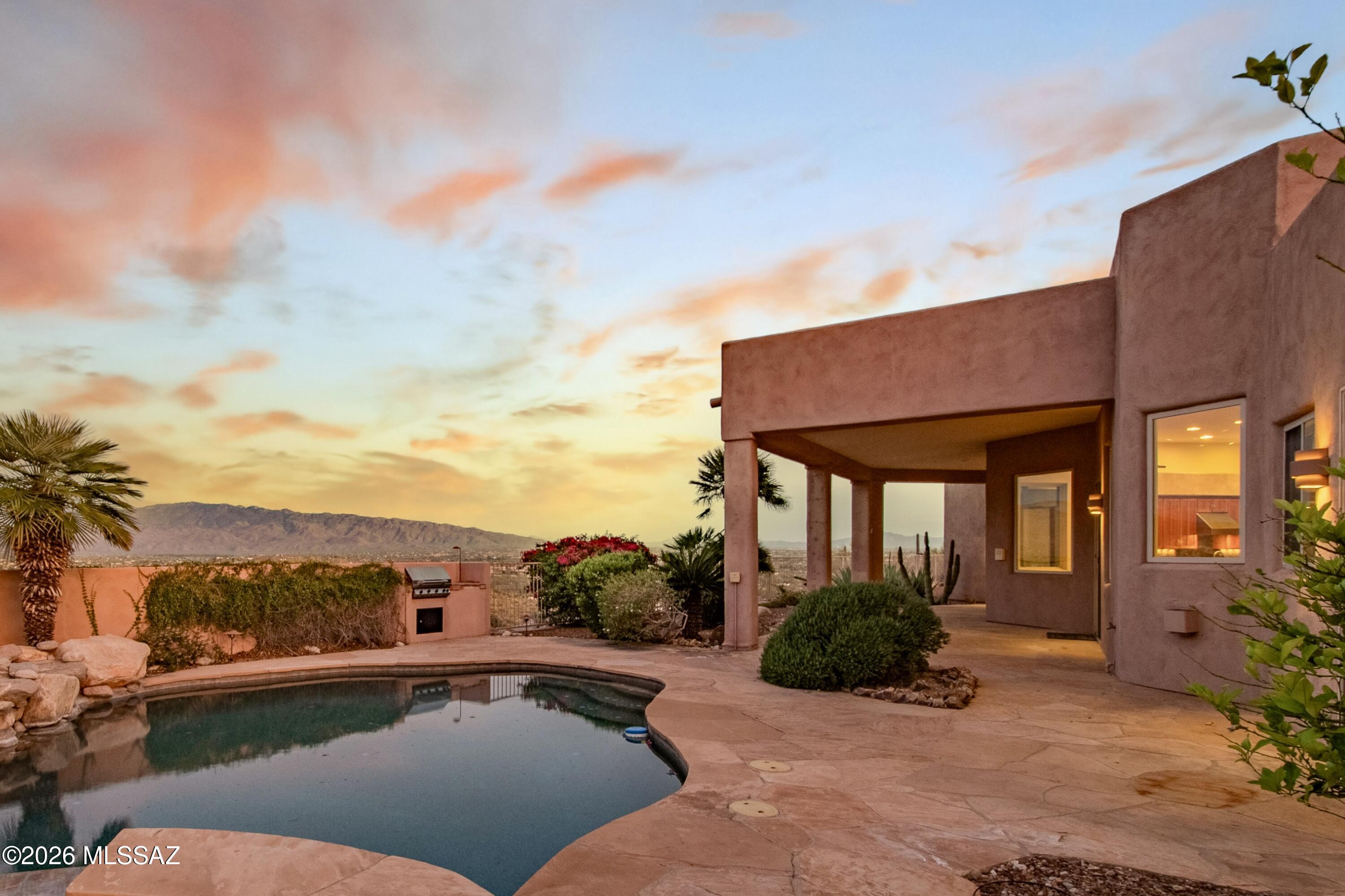 Sabino Mountain (1-290) - Residential