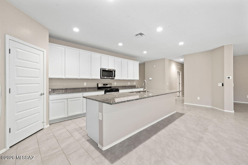 Saguaro Bloom 7B - Residential