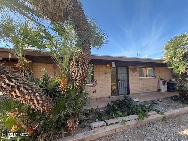 Updated Interior in this 3 Bedroom, 1 & 1/2 Bath Duplex! Freshly painted, new carpet in 3 bedrooms and new vinyl plank flooring in living rm, kitchen, and hall bath!  Ceramic tile flooring in Bonus Den or Family Rm.  Fenced rear yard, washer hookup in Den, Single Carport and Storage Room off Carport.  Water is paid, Tenants pays electric and gas. Close to McCormick Park and Lighthouse YMCA for kid's summer camp , pool, and Gym Facilities!  Listing Broker related to Owner.