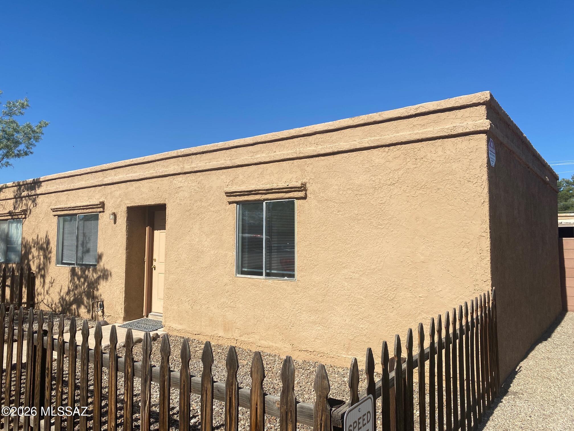 2 bedroom/1 bath New interior paint, carpet, updated kitchen cabinets and upgraded bath. End Unit has small yard. Pets upon approval of landlord.