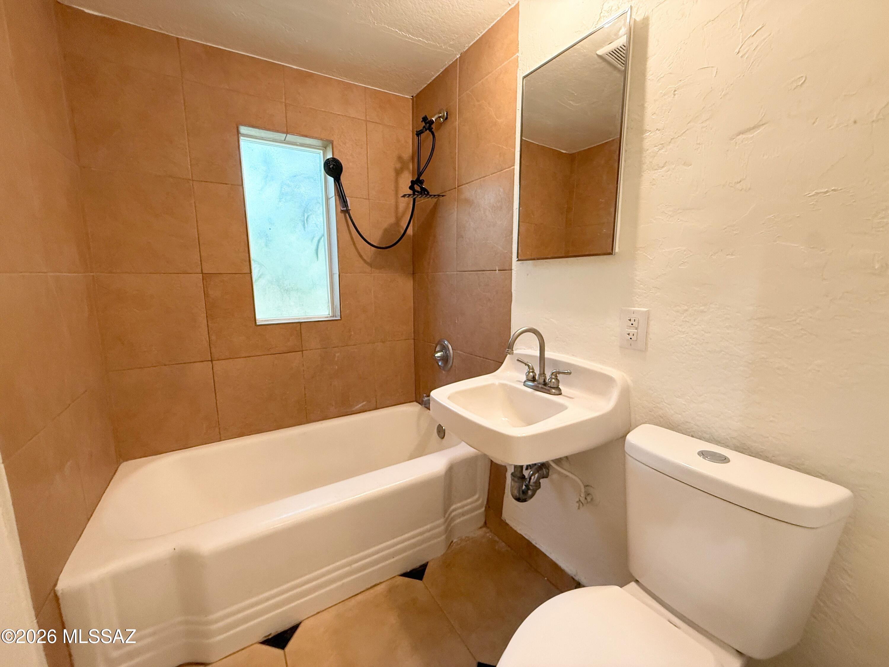 Miracle Mile Manor - Residential Lease