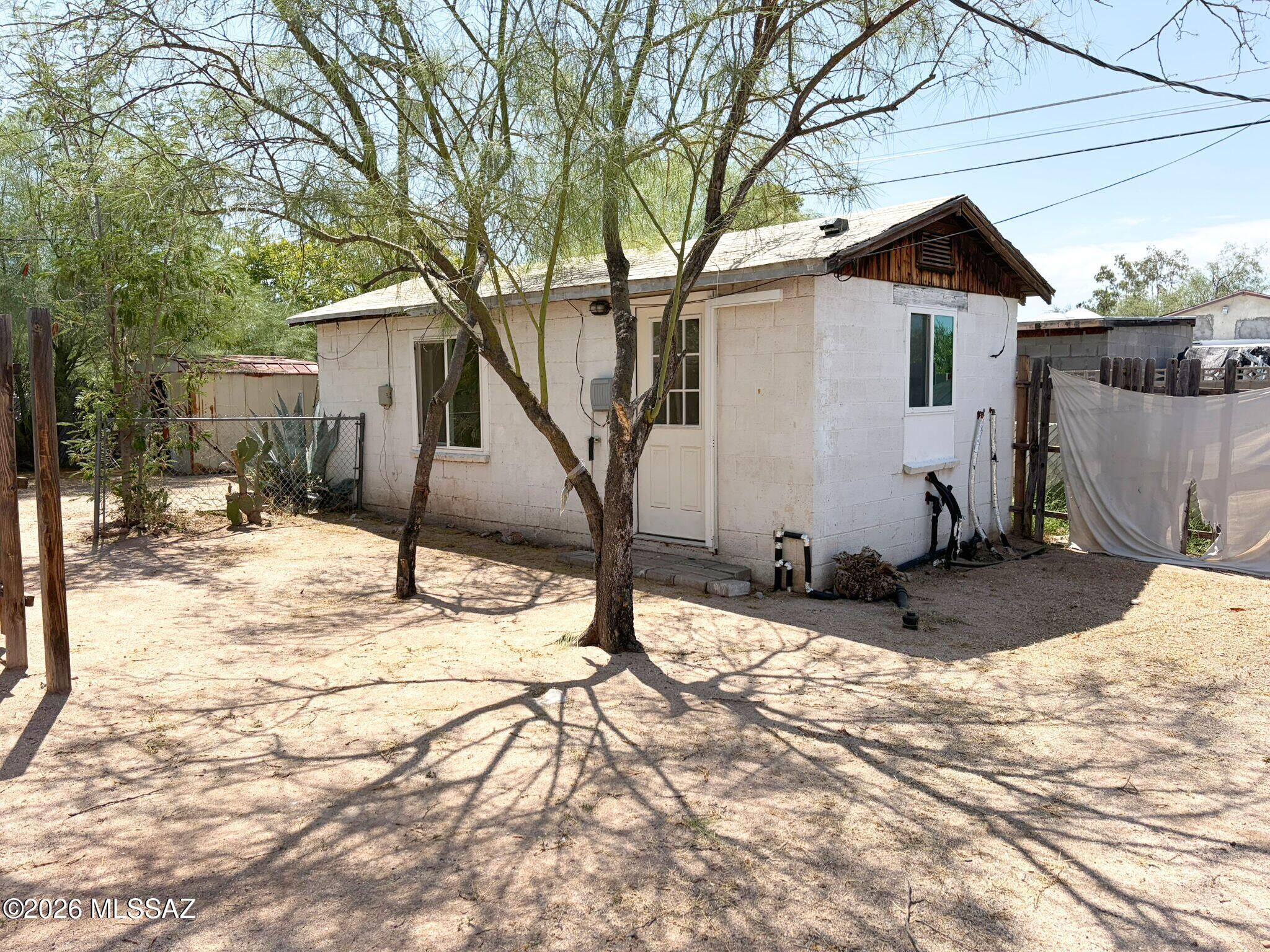 Miracle Mile Manor - Residential Lease