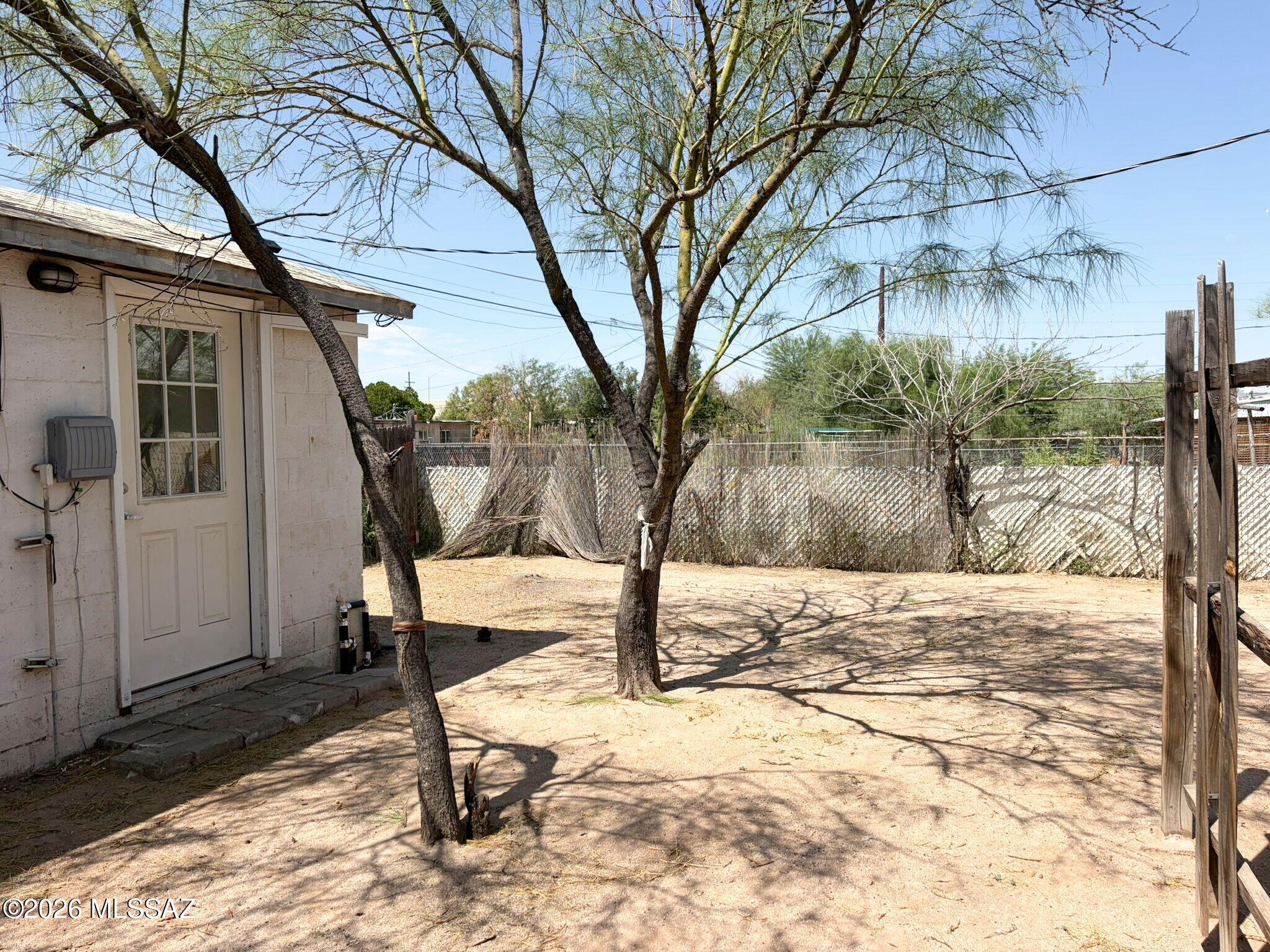 Miracle Mile Manor - Residential Lease