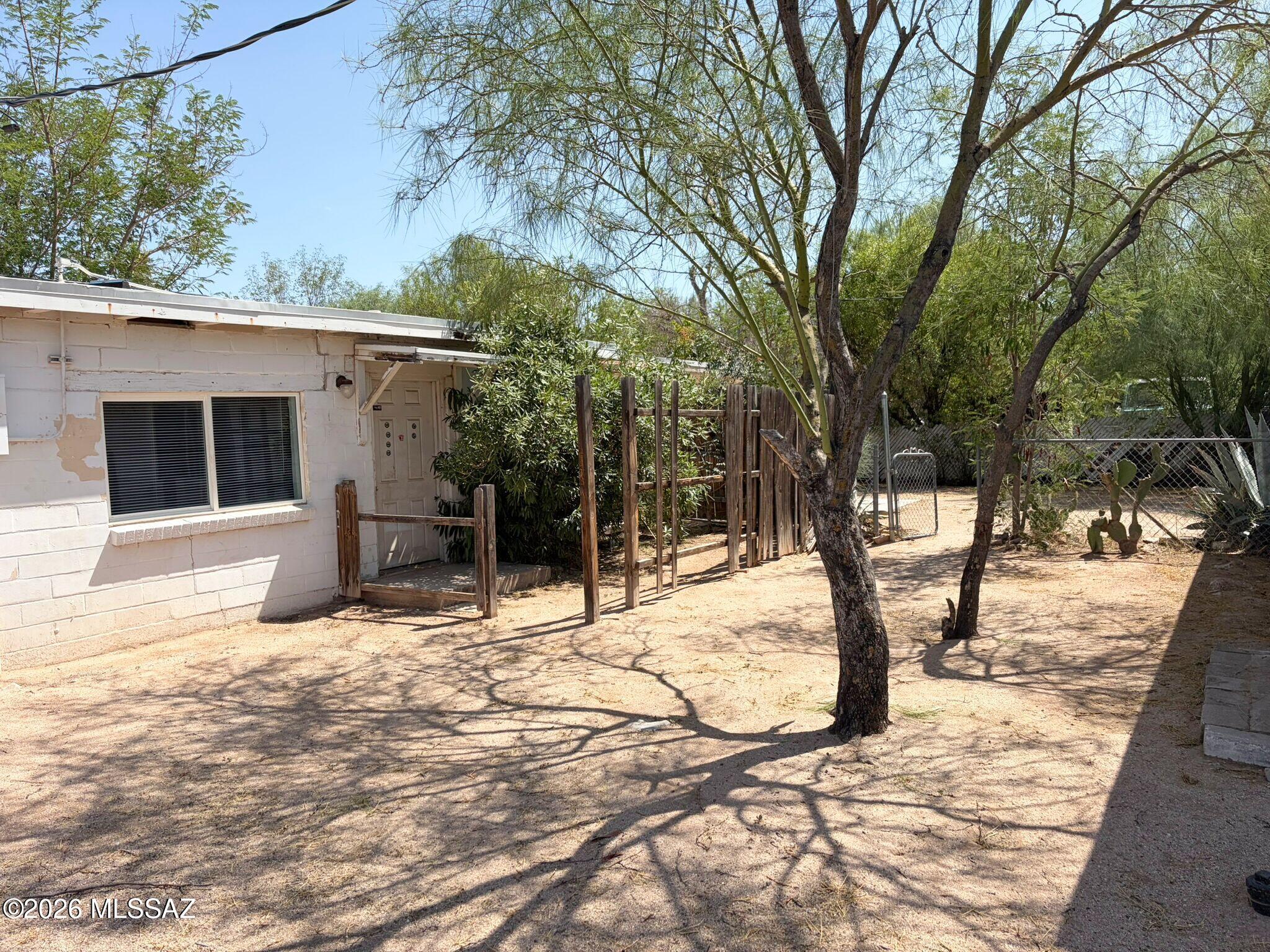 Miracle Mile Manor - Residential Lease