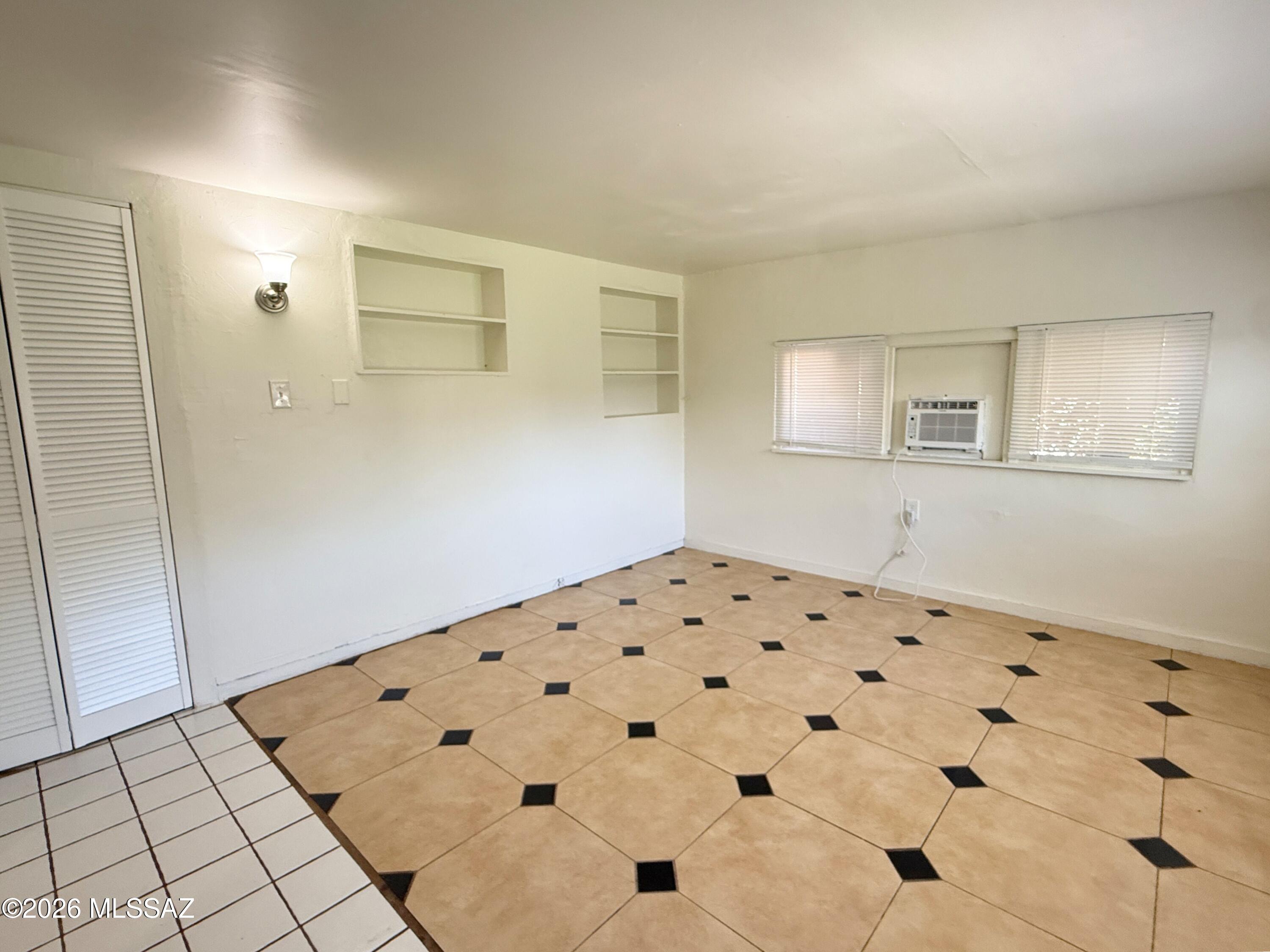 Miracle Mile Manor - Residential Lease