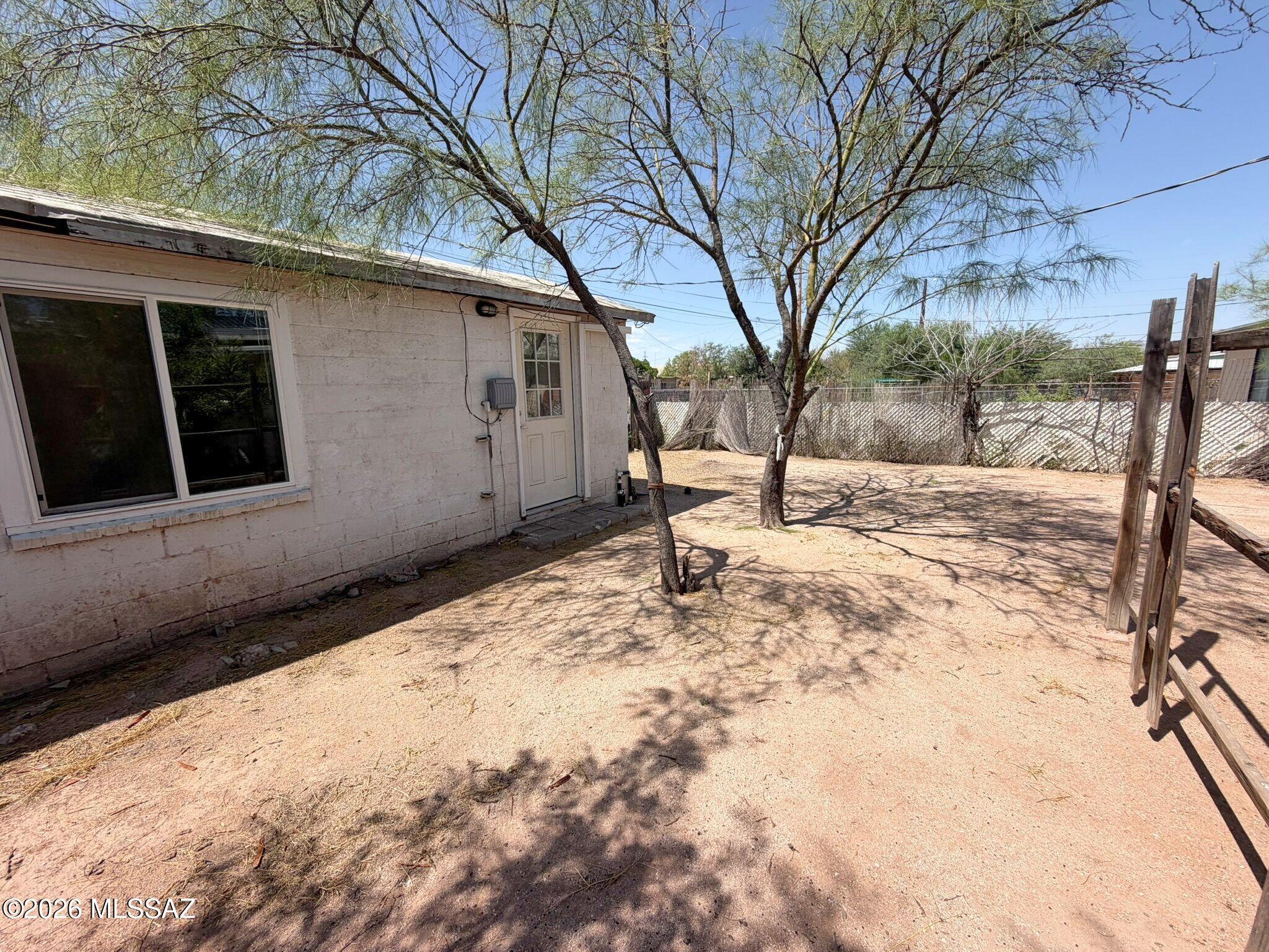 Miracle Mile Manor - Residential Lease