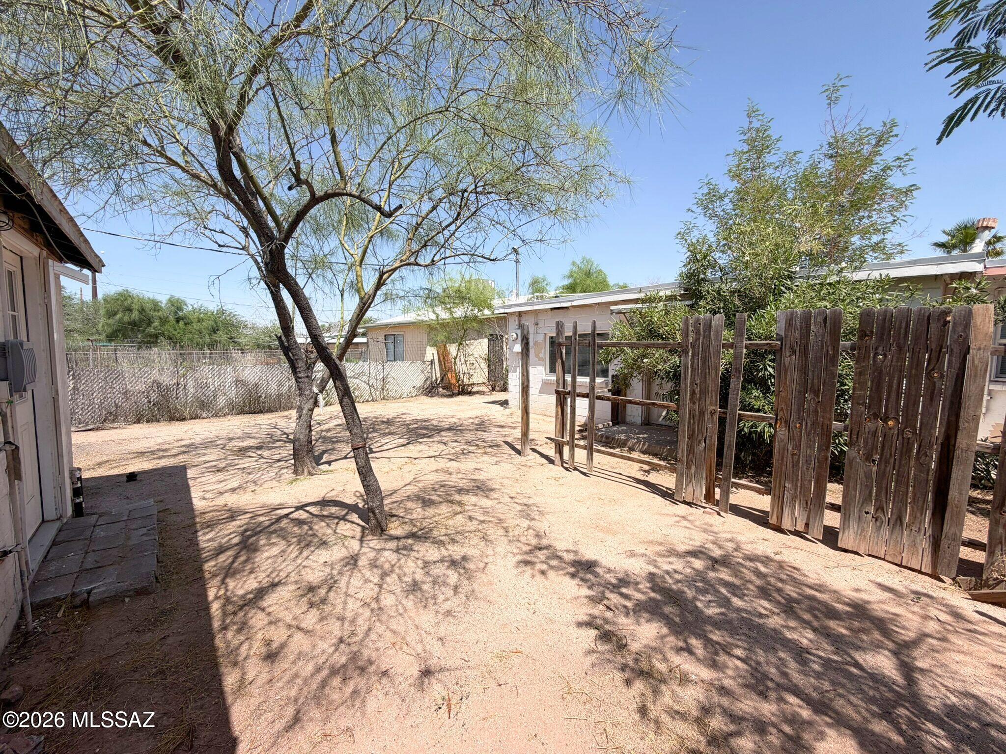 Miracle Mile Manor - Residential Lease