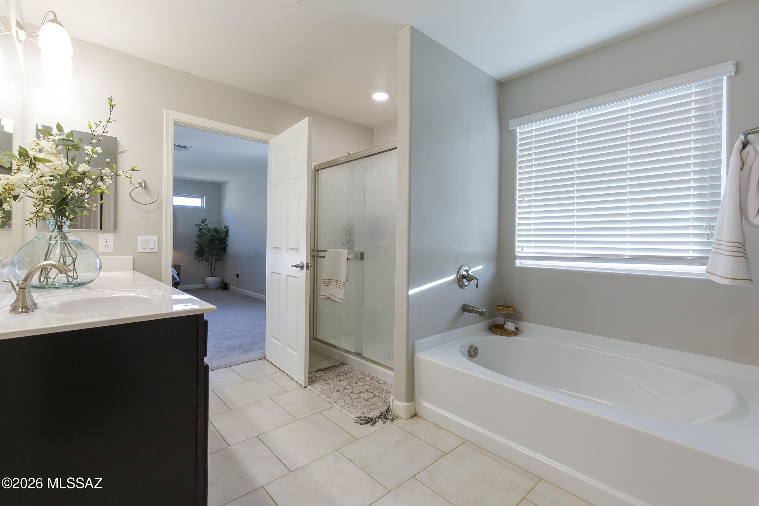 Vista Del Lago Norte SQ20140780198 - Residential