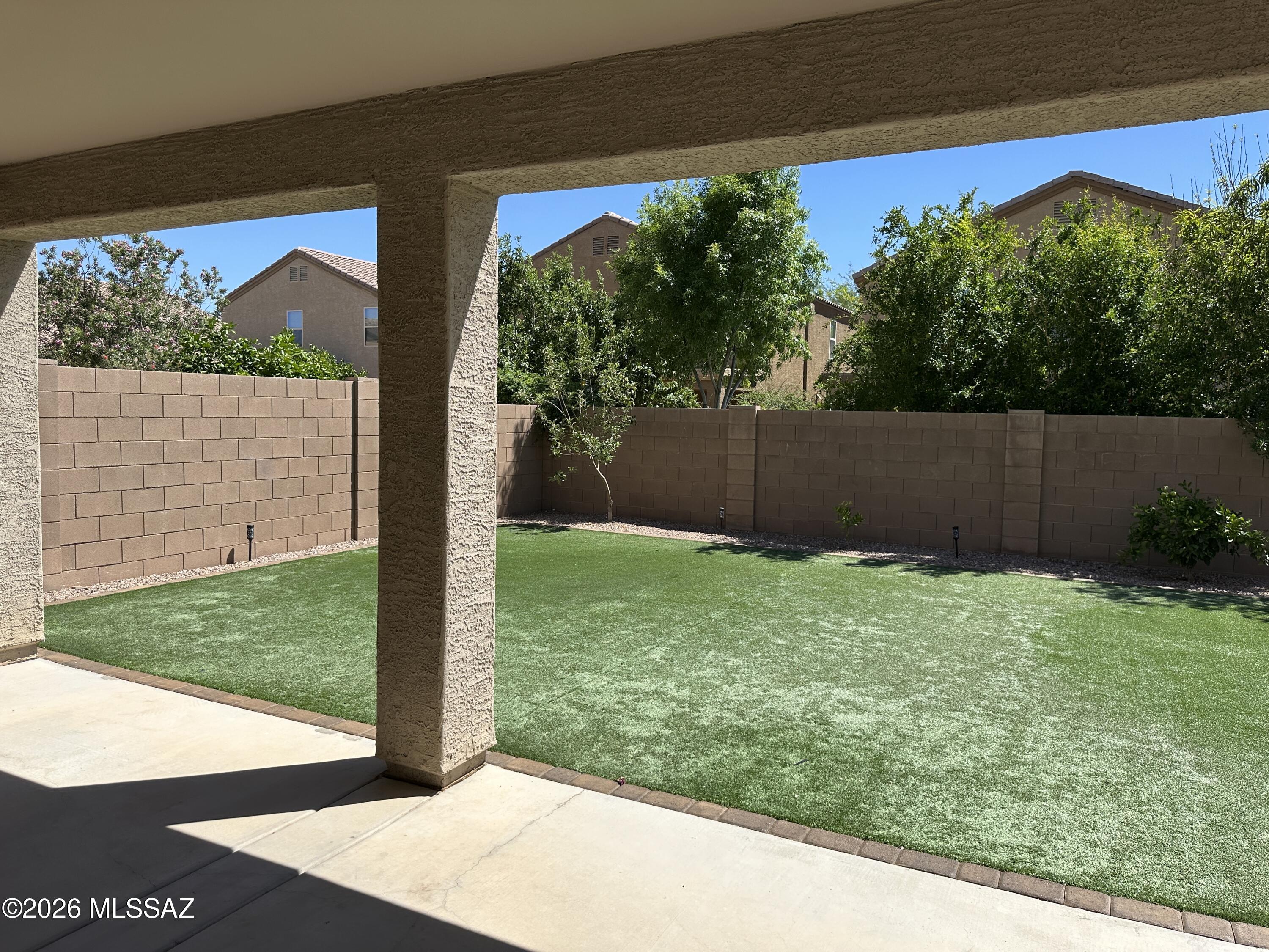 Vista Del Lago Norte SQ20140780198 - Residential