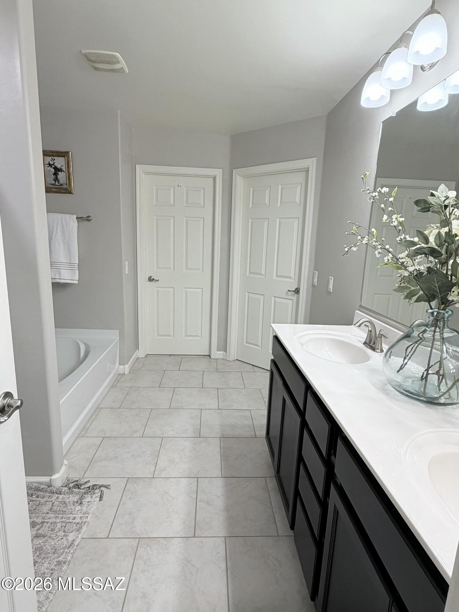 Vista Del Lago Norte SQ20140780198 - Residential