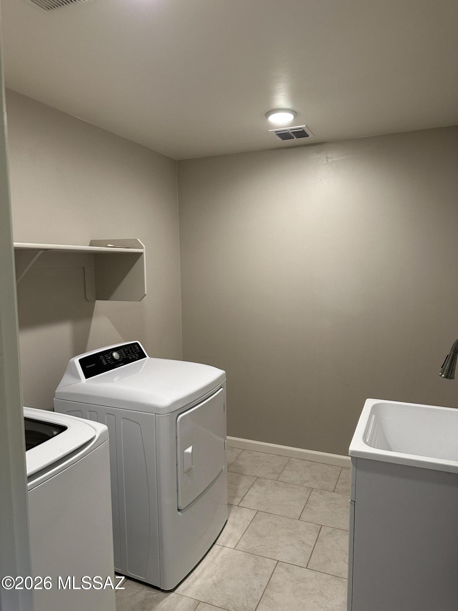 Vista Del Lago Norte SQ20140780198 - Residential