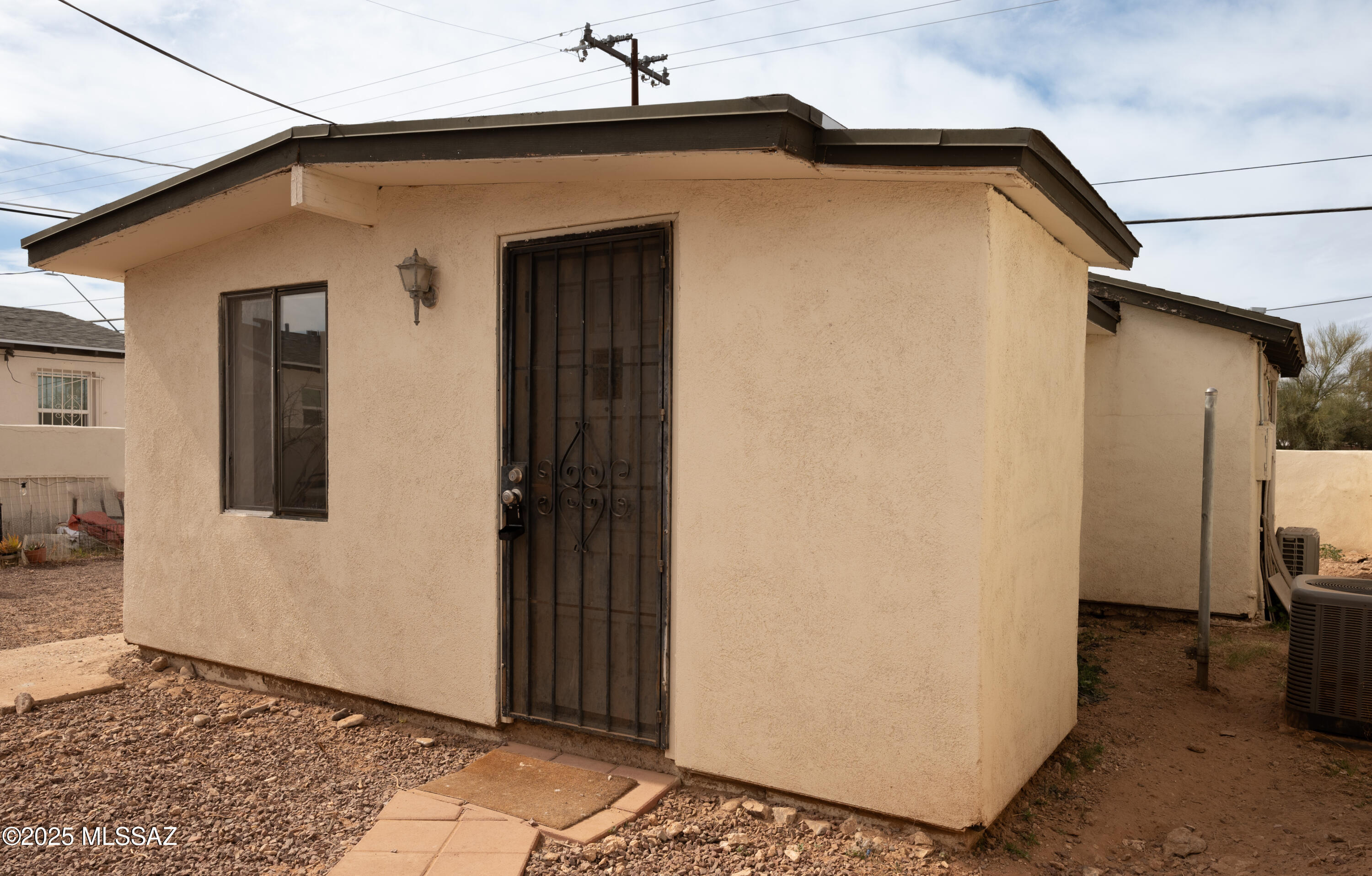 Charming 1 bedroom, 1 bath rental in Central. Washer and dryer are shared and included. 1 yr lease. Rent $900/month, Security deposit $900. Water is included in the rent, tenant is responsible for electric and gas. Application $50/adult. Pets must be approved $250 Refundable Pet Deposit AND $50/pet monthly rent.